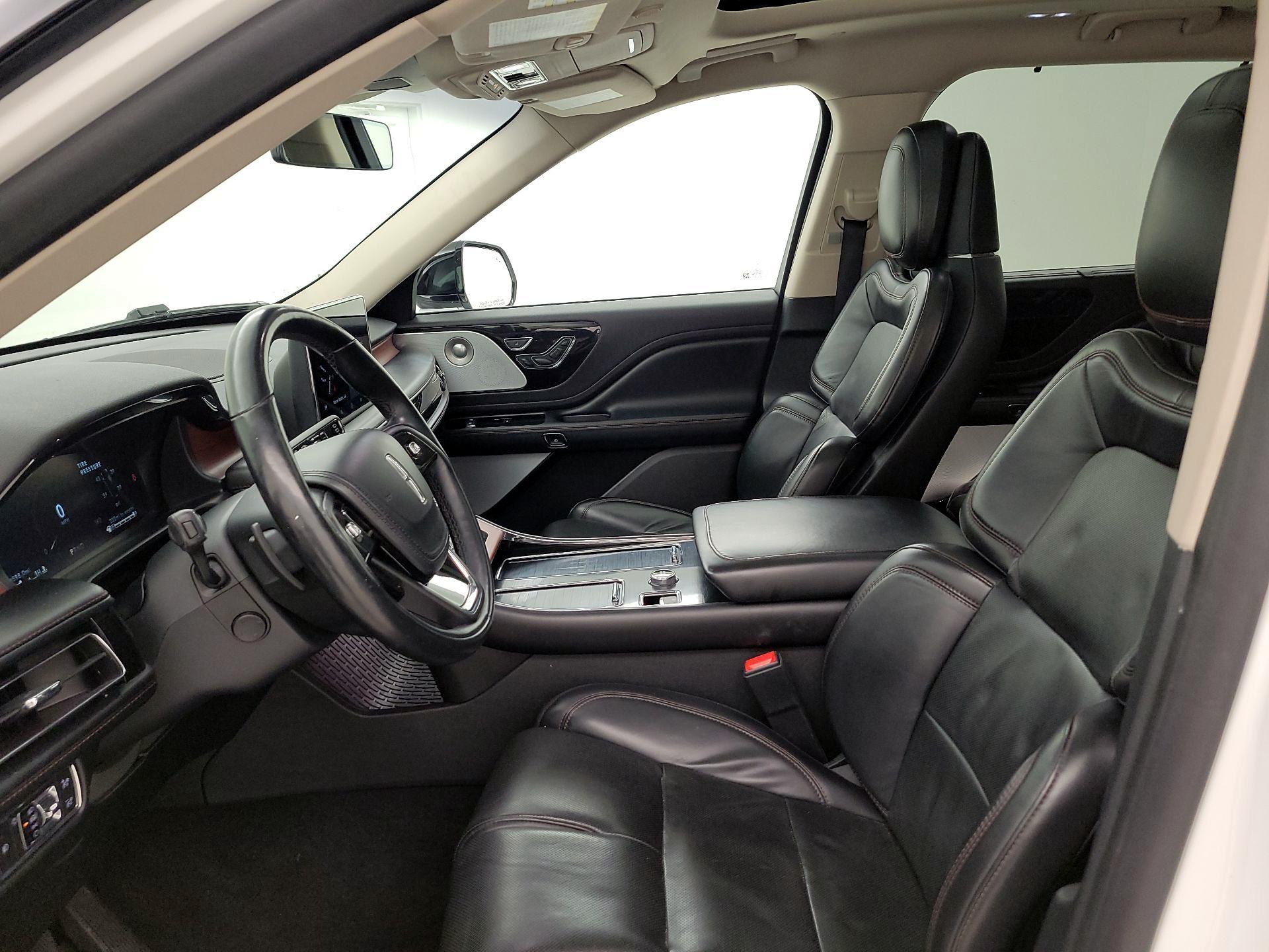 Thumbnail: 2020 Lincoln Aviator - 11