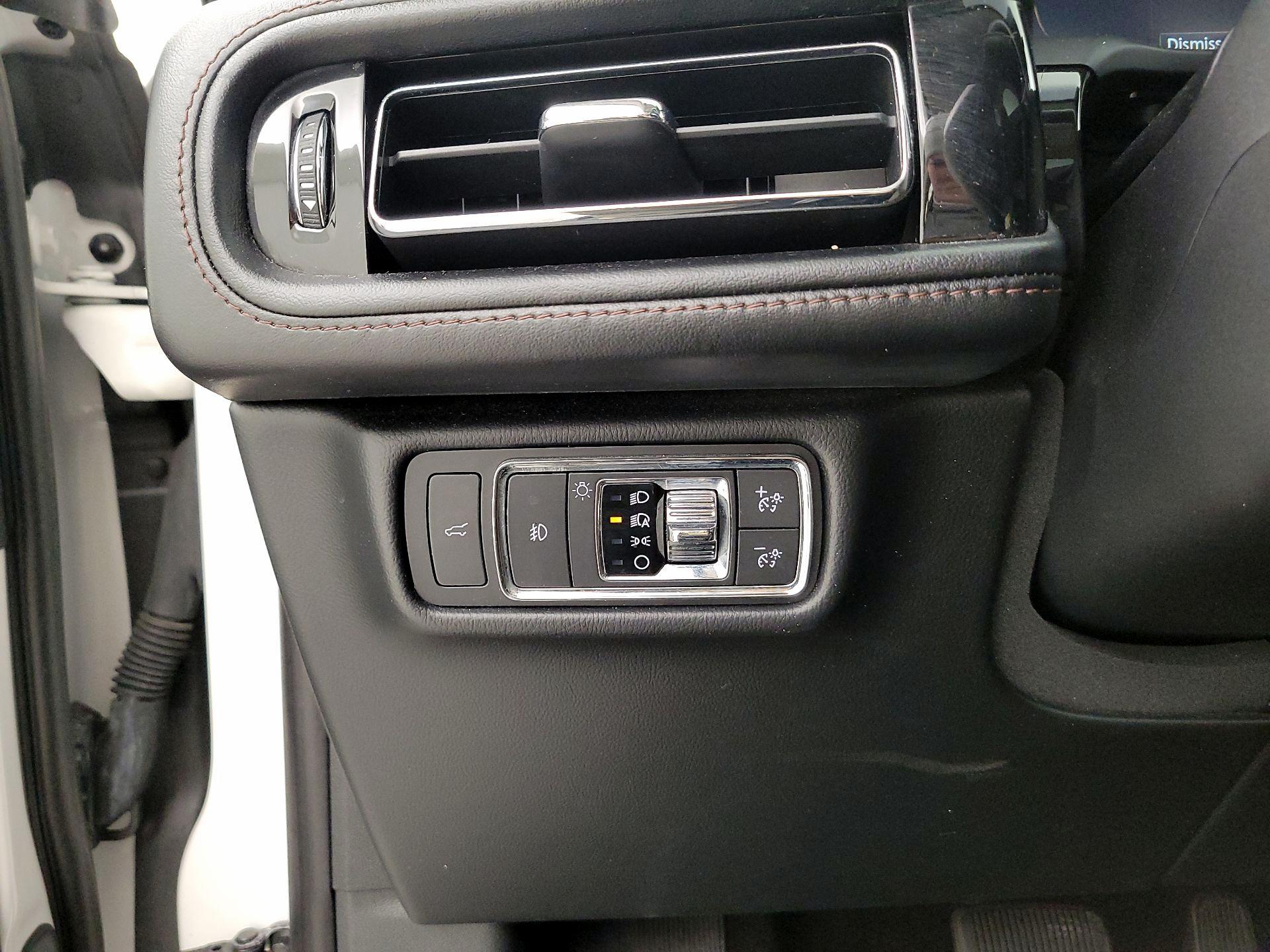 Thumbnail: 2020 Lincoln Aviator - 13