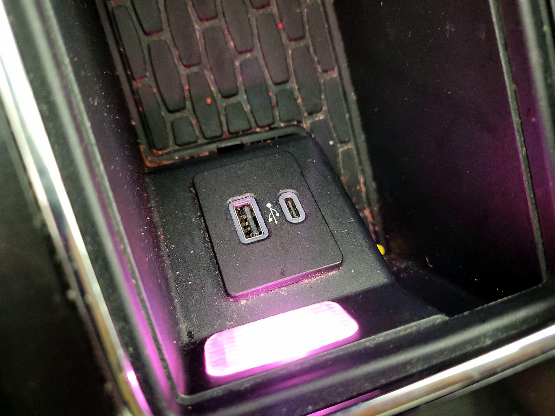 Thumbnail: 2020 Lincoln Aviator - 19