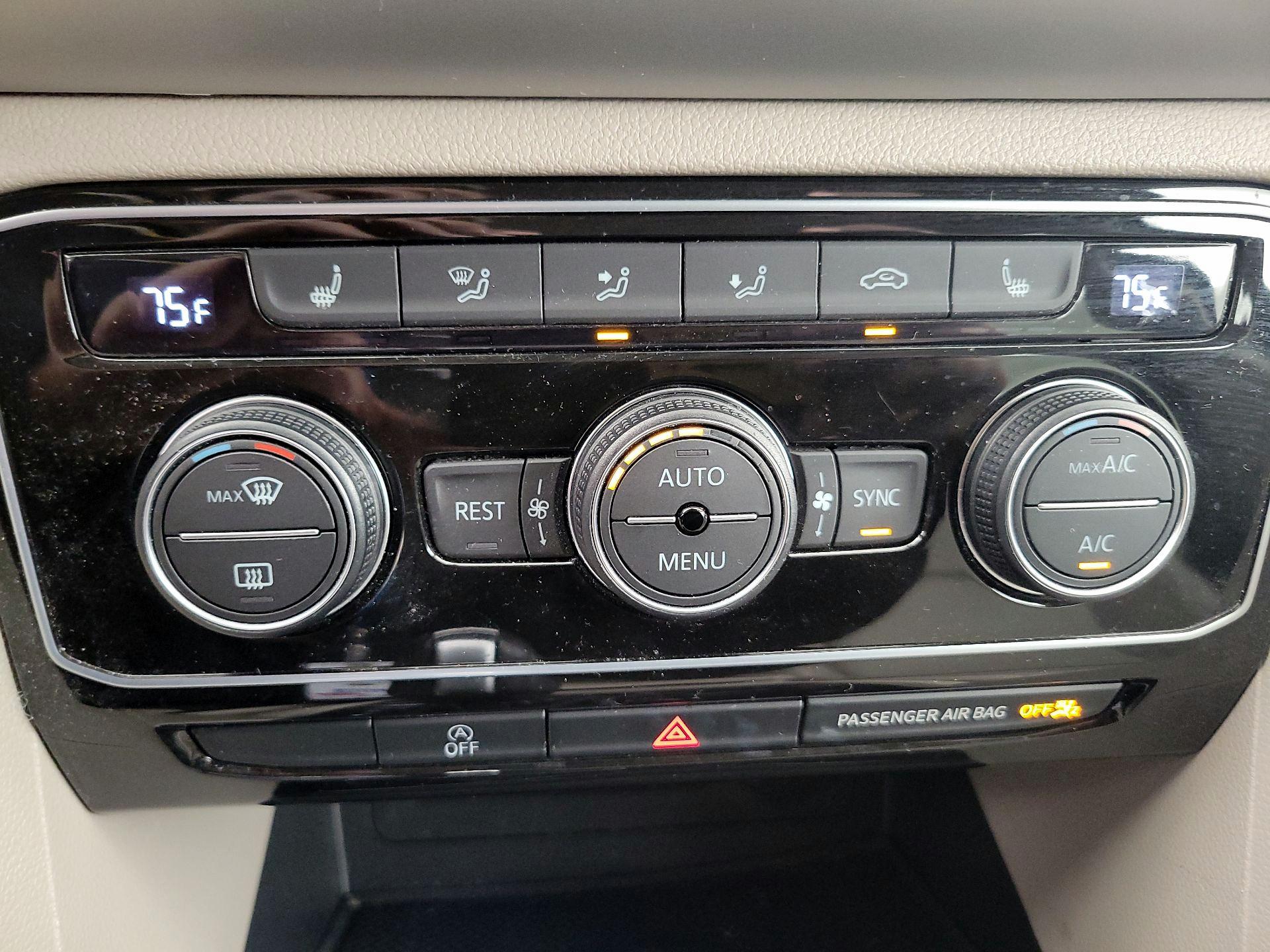 Thumbnail: 2022 Volkswagen Atlas - 16