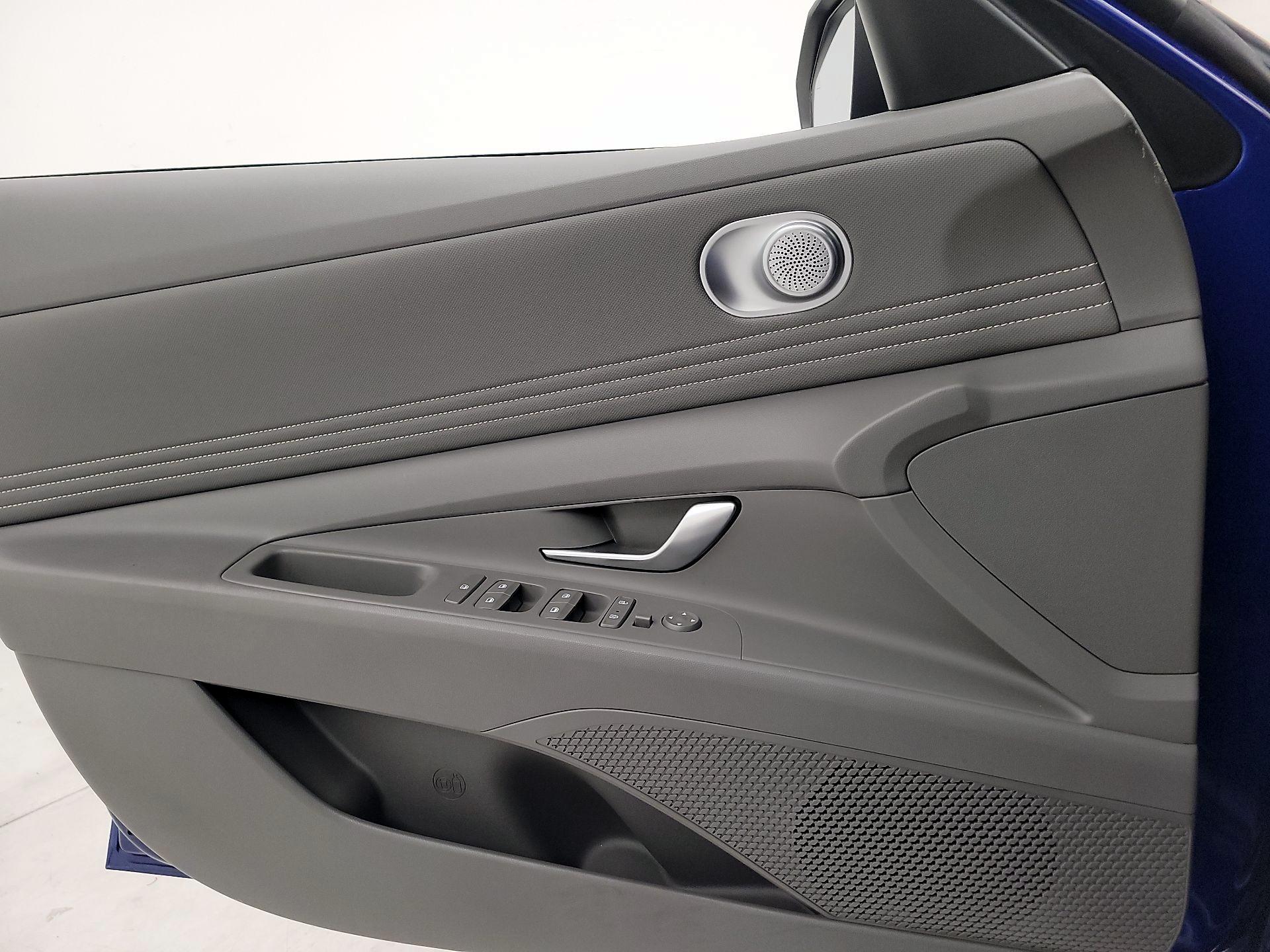 Thumbnail: 2023 Hyundai Elantra - 12