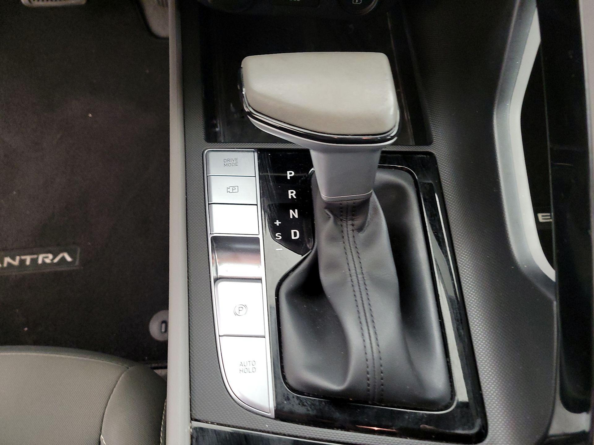 Thumbnail: 2023 Hyundai Elantra - 18