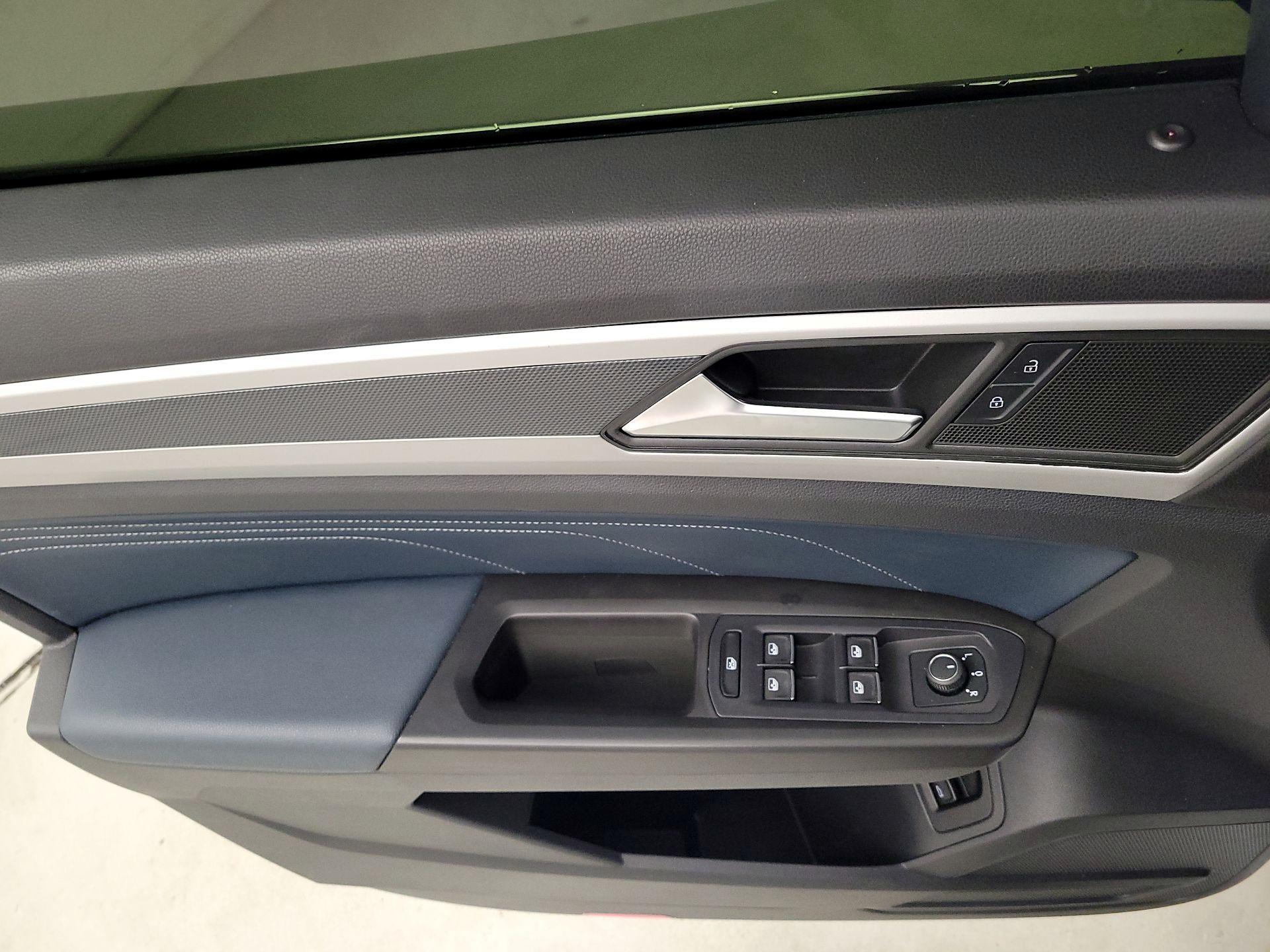 Thumbnail: 2022 Volkswagen Atlas - 12