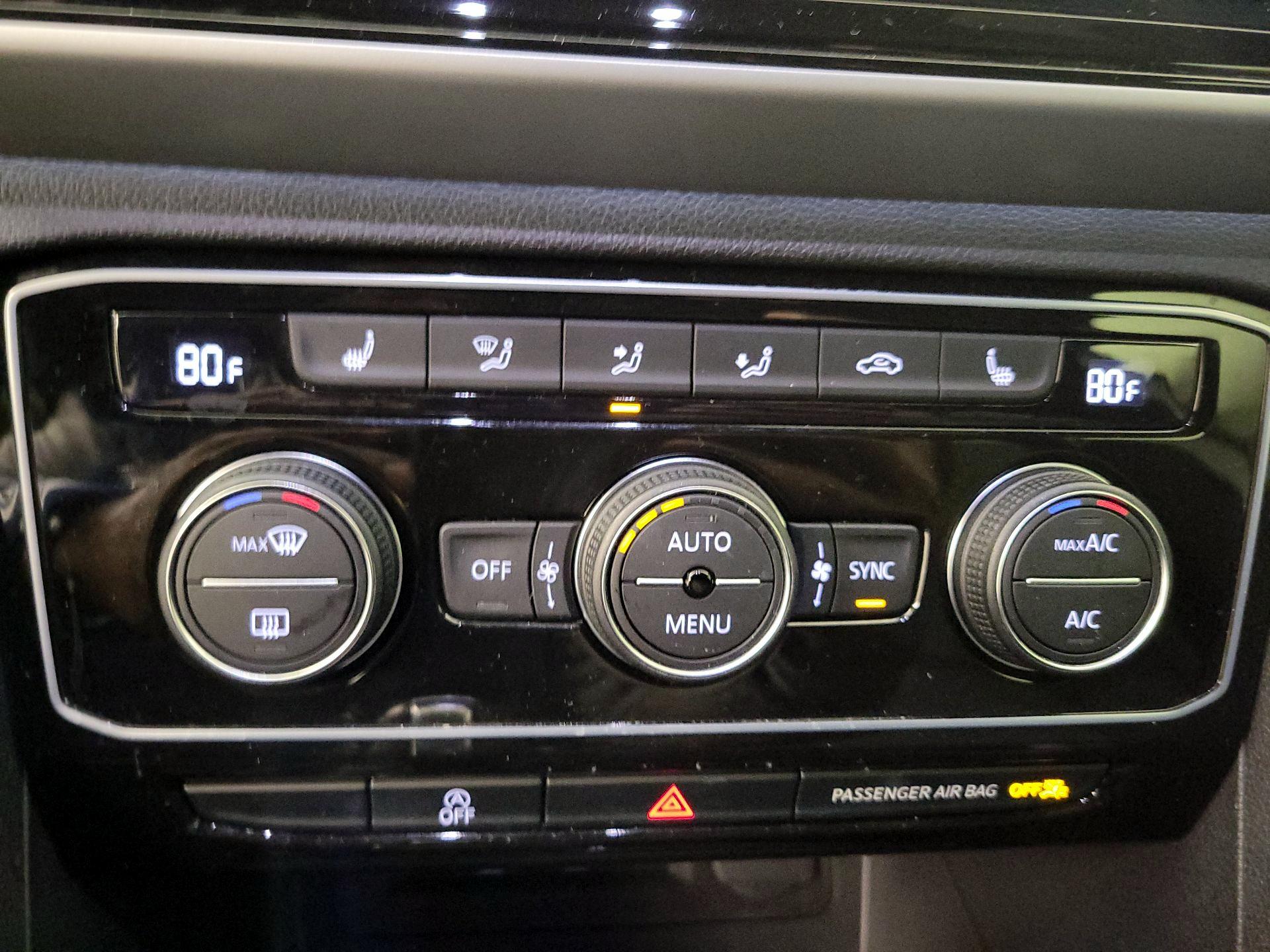 Thumbnail: 2022 Volkswagen Atlas - 16