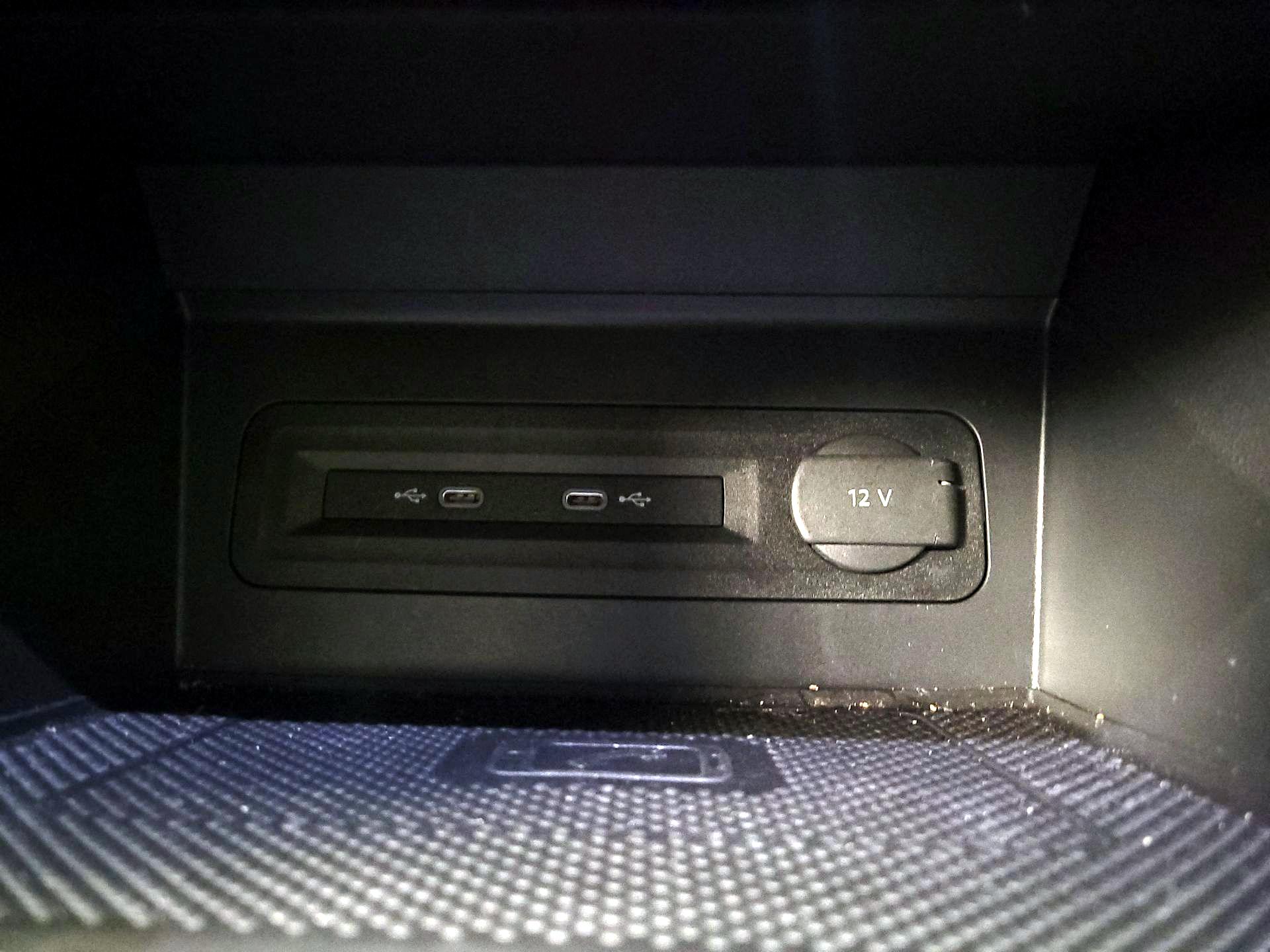 Thumbnail: 2022 Volkswagen Atlas - 18