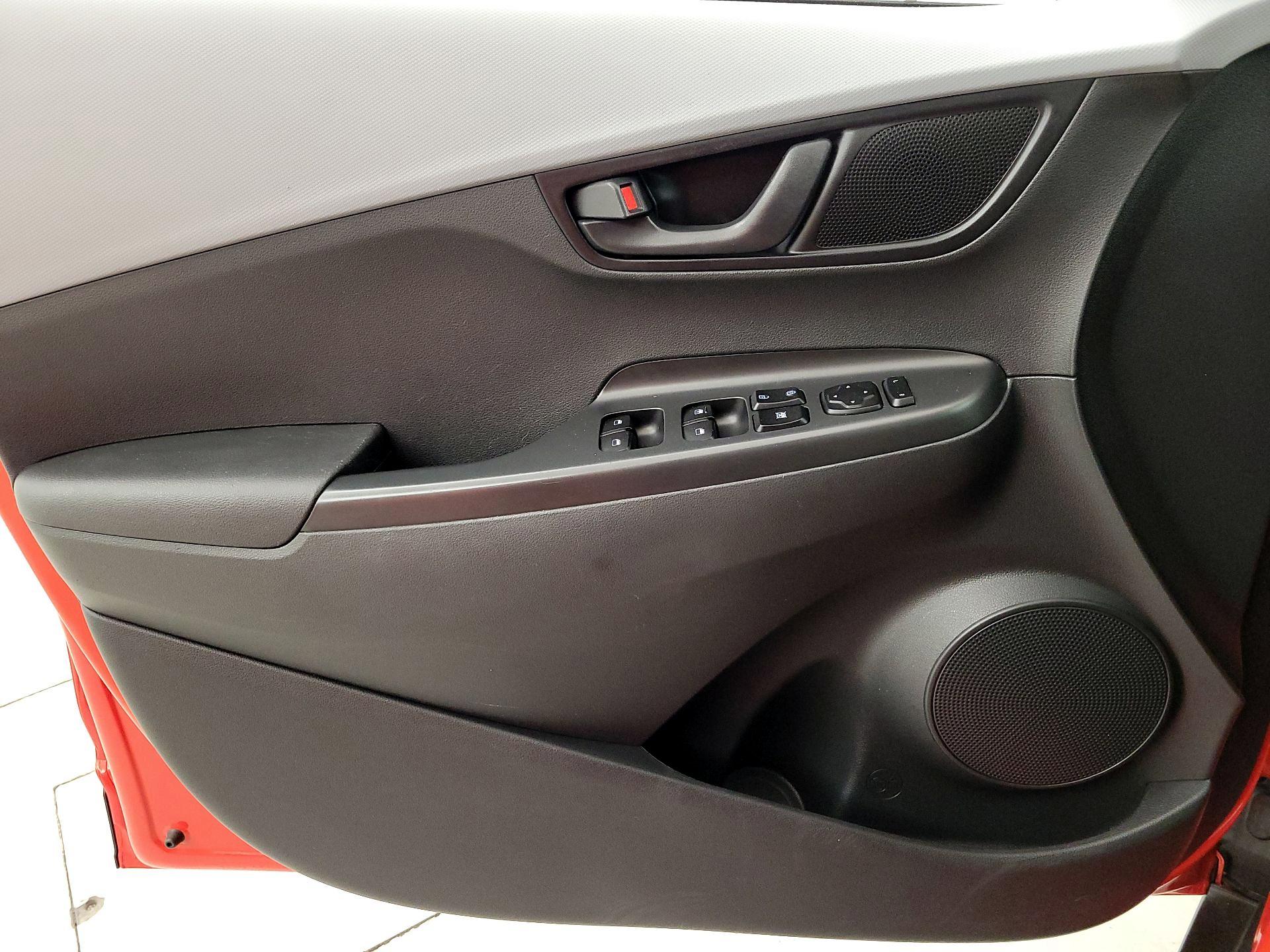 Thumbnail: 2020 Hyundai Kona - 12