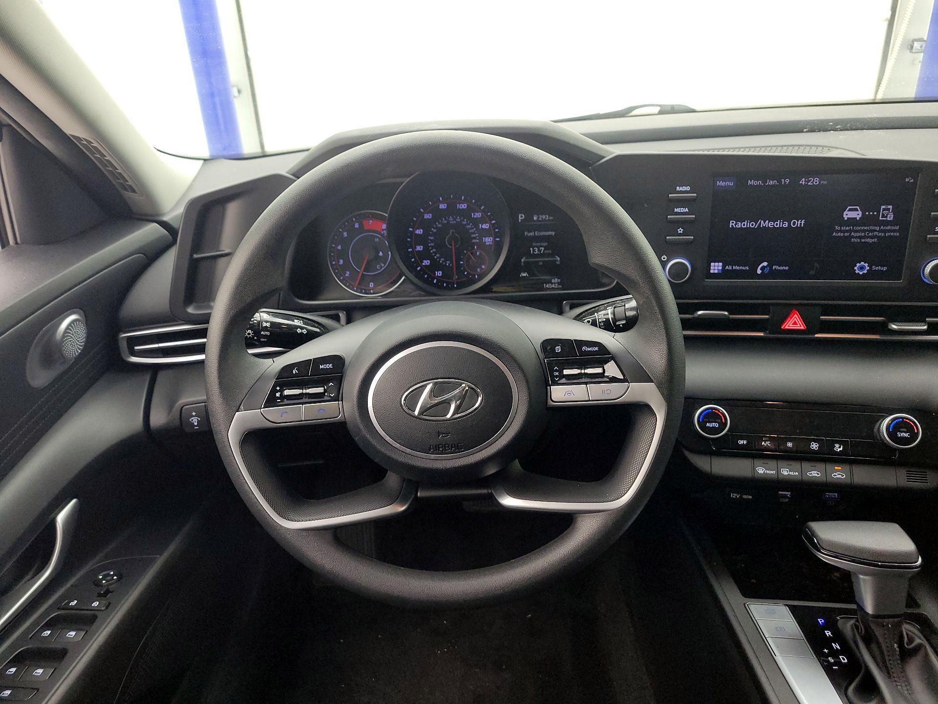 Thumbnail: 2023 Hyundai Elantra - 10