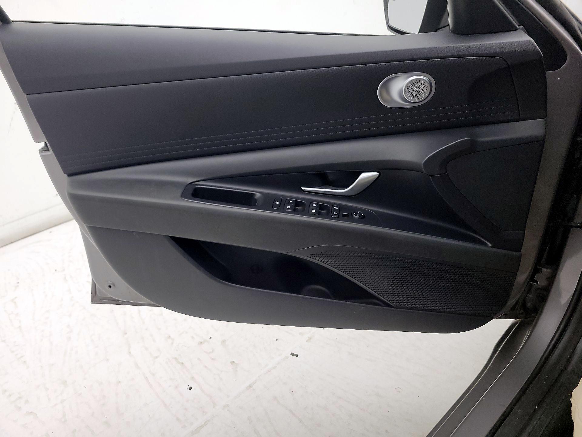 Thumbnail: 2023 Hyundai Elantra - 12