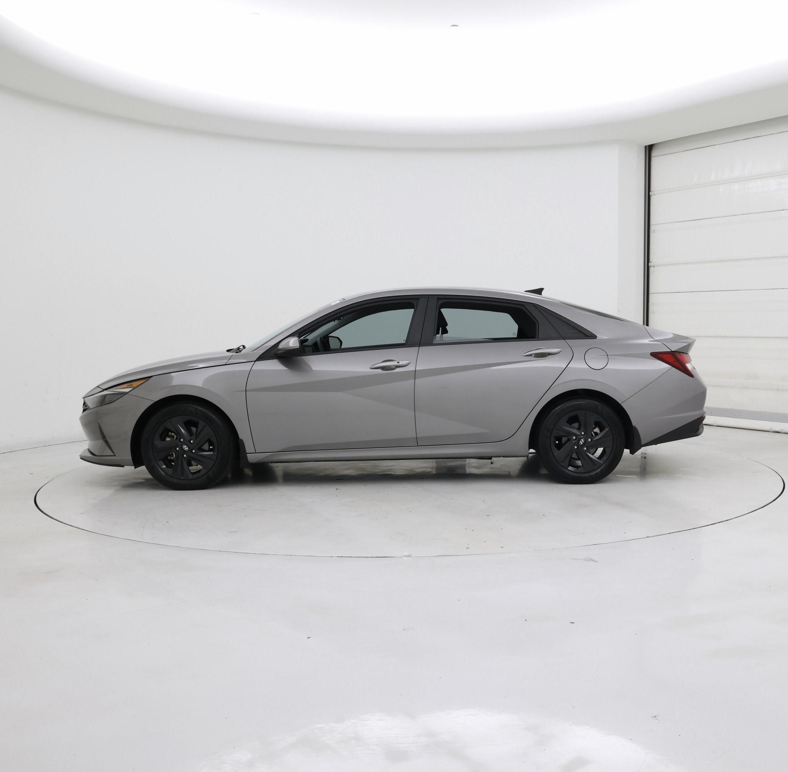 Thumbnail: 2023 Hyundai Elantra - 3