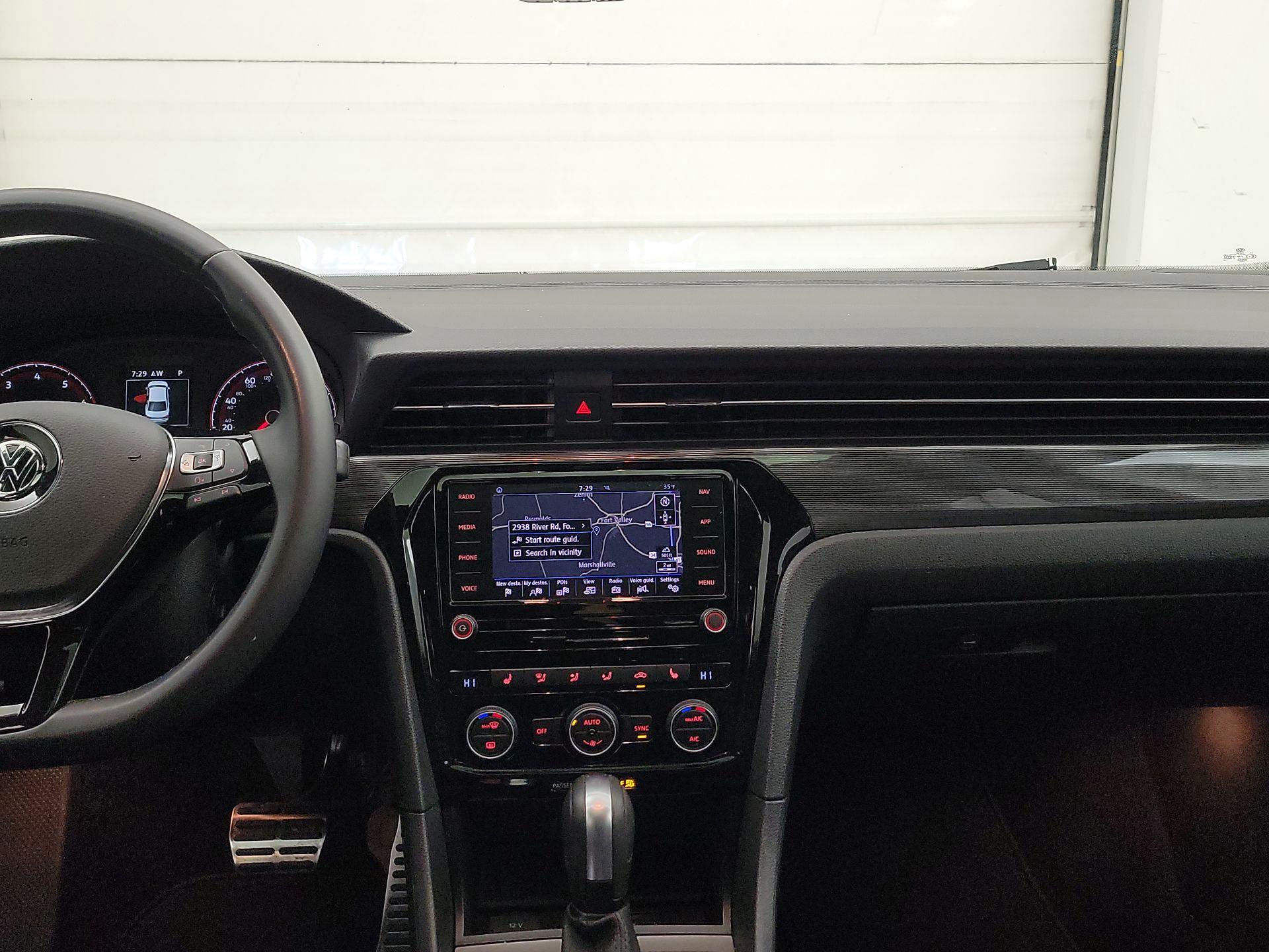 Thumbnail: 2022 Volkswagen Passat - 9