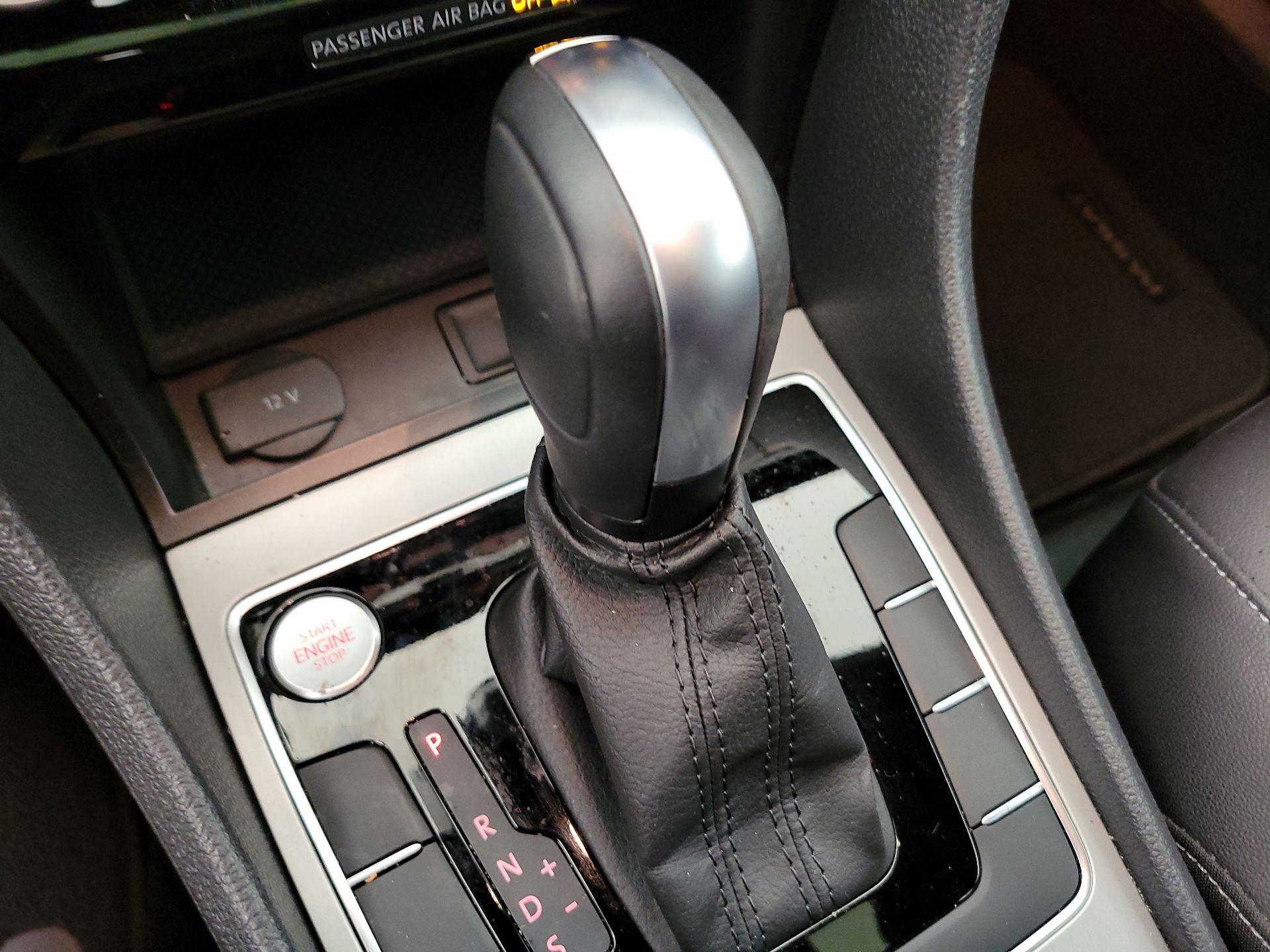 Thumbnail: 2022 Volkswagen Passat - 18