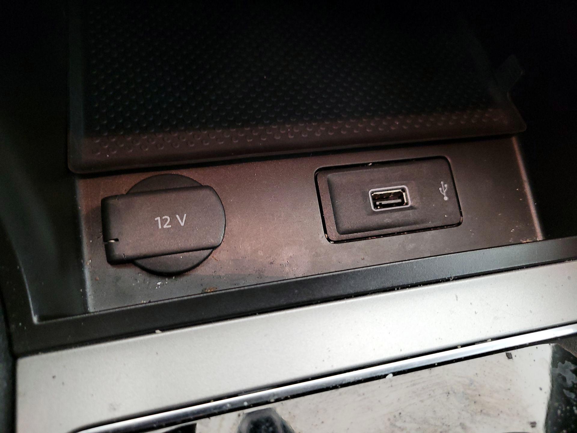 Thumbnail: 2022 Volkswagen Passat - 19