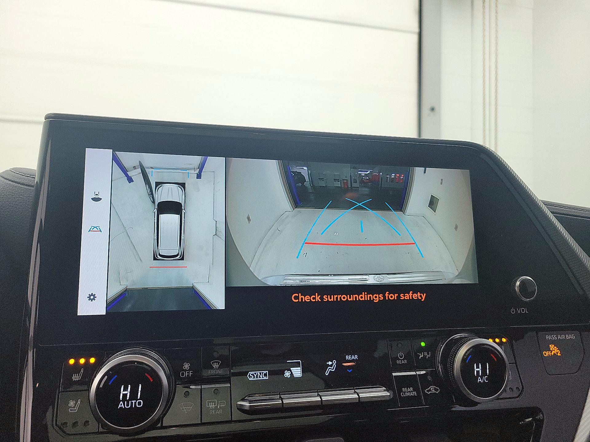 Thumbnail: 2023 Toyota Highlander - 14