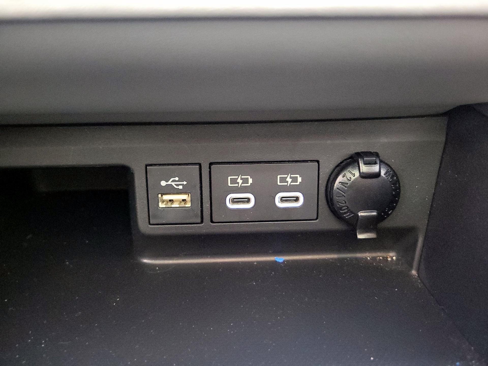 Thumbnail: 2023 Toyota Highlander - 18