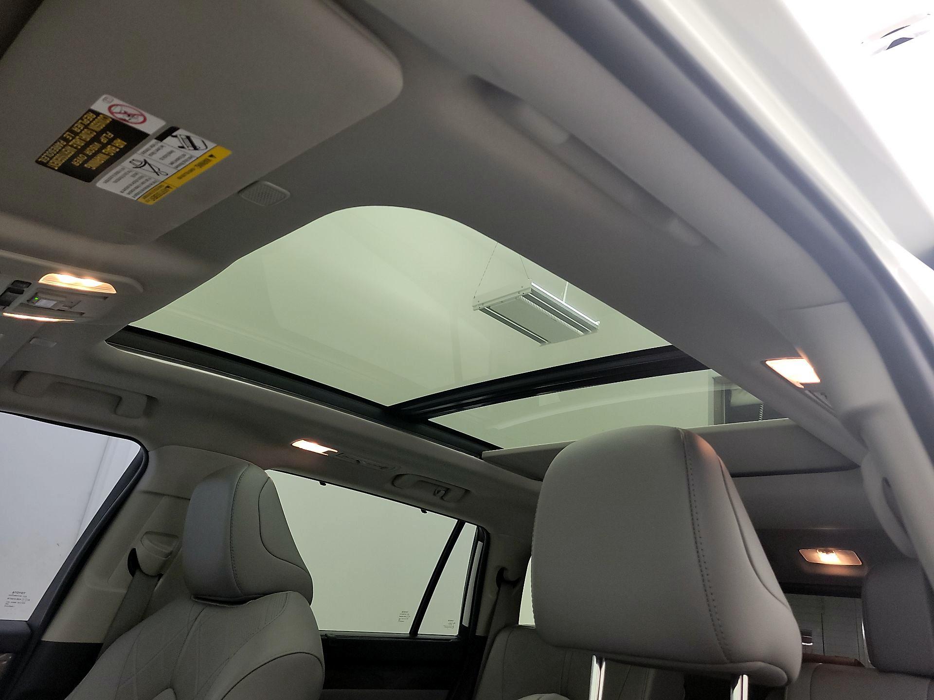 Thumbnail: 2023 Toyota Highlander - 19