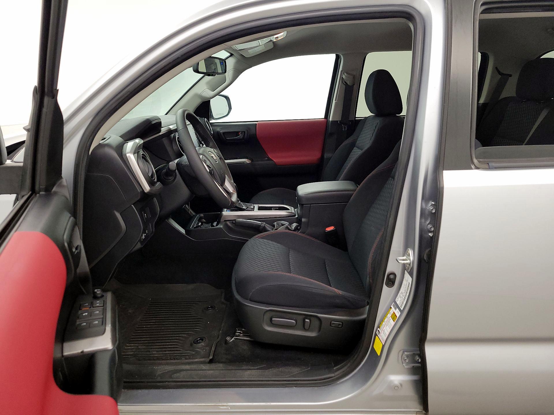 Thumbnail: 2022 Toyota Tacoma - 11