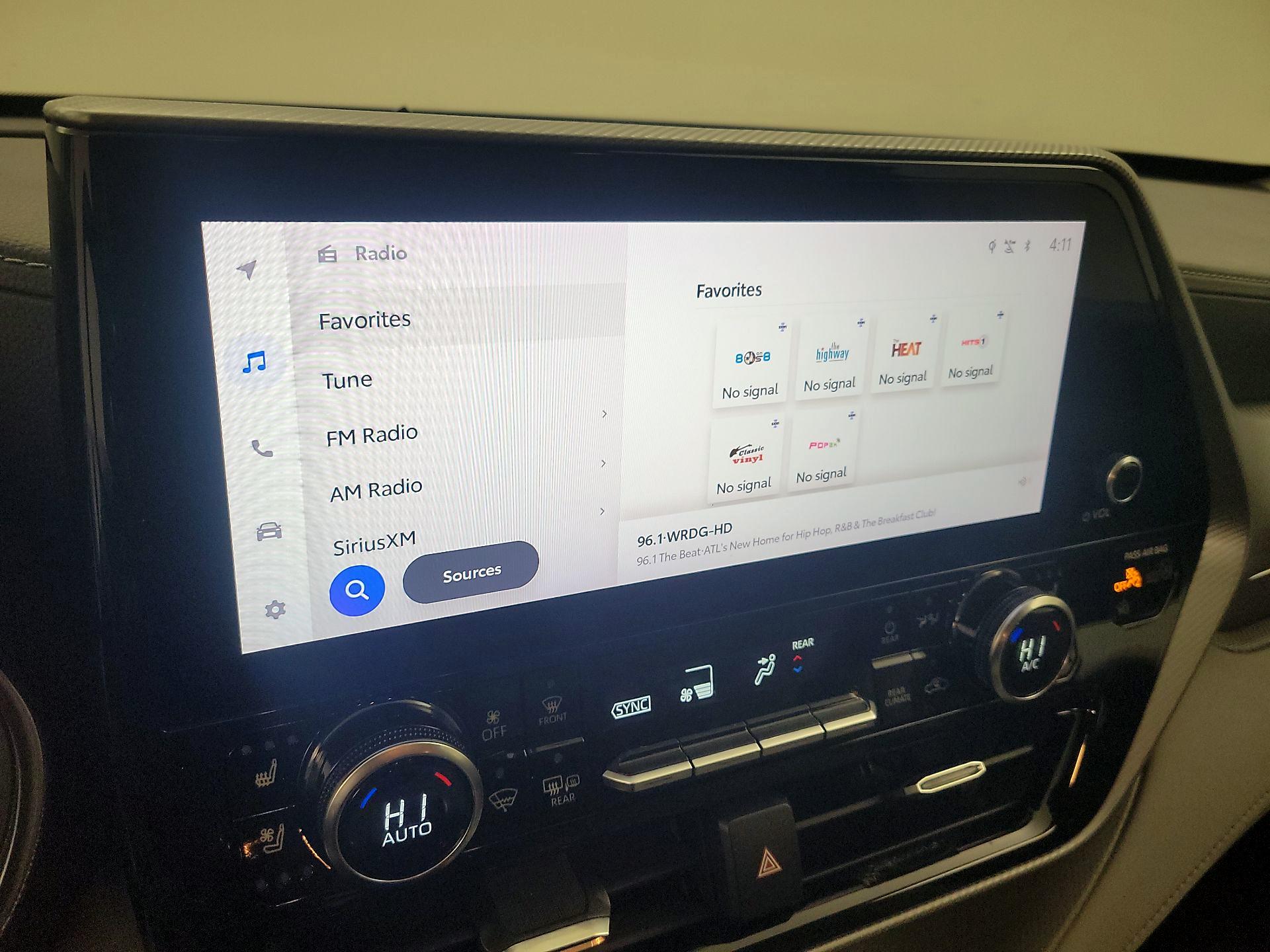 Thumbnail: 2023 Toyota Highlander - 15