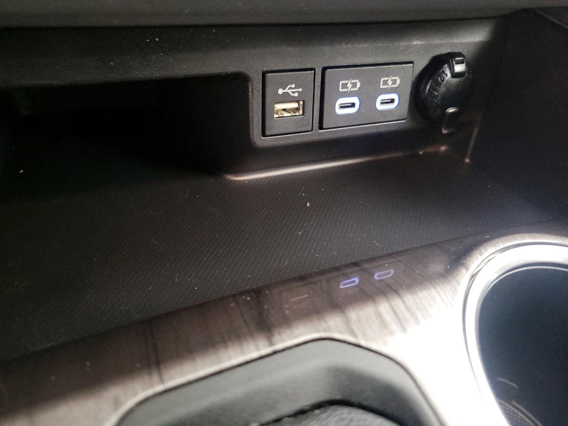 Thumbnail: 2023 Toyota Highlander - 18