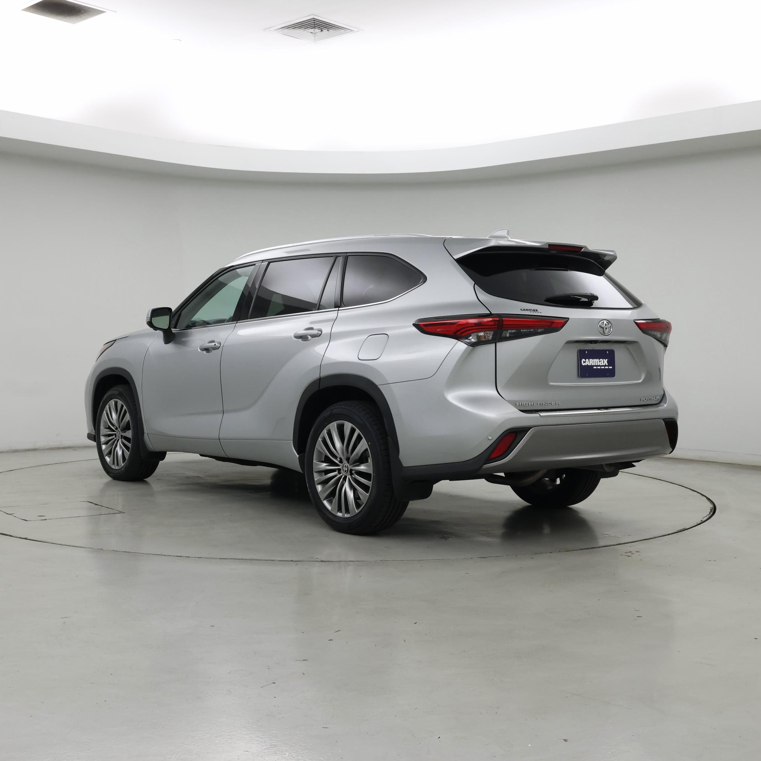 Thumbnail: 2023 Toyota Highlander - 2