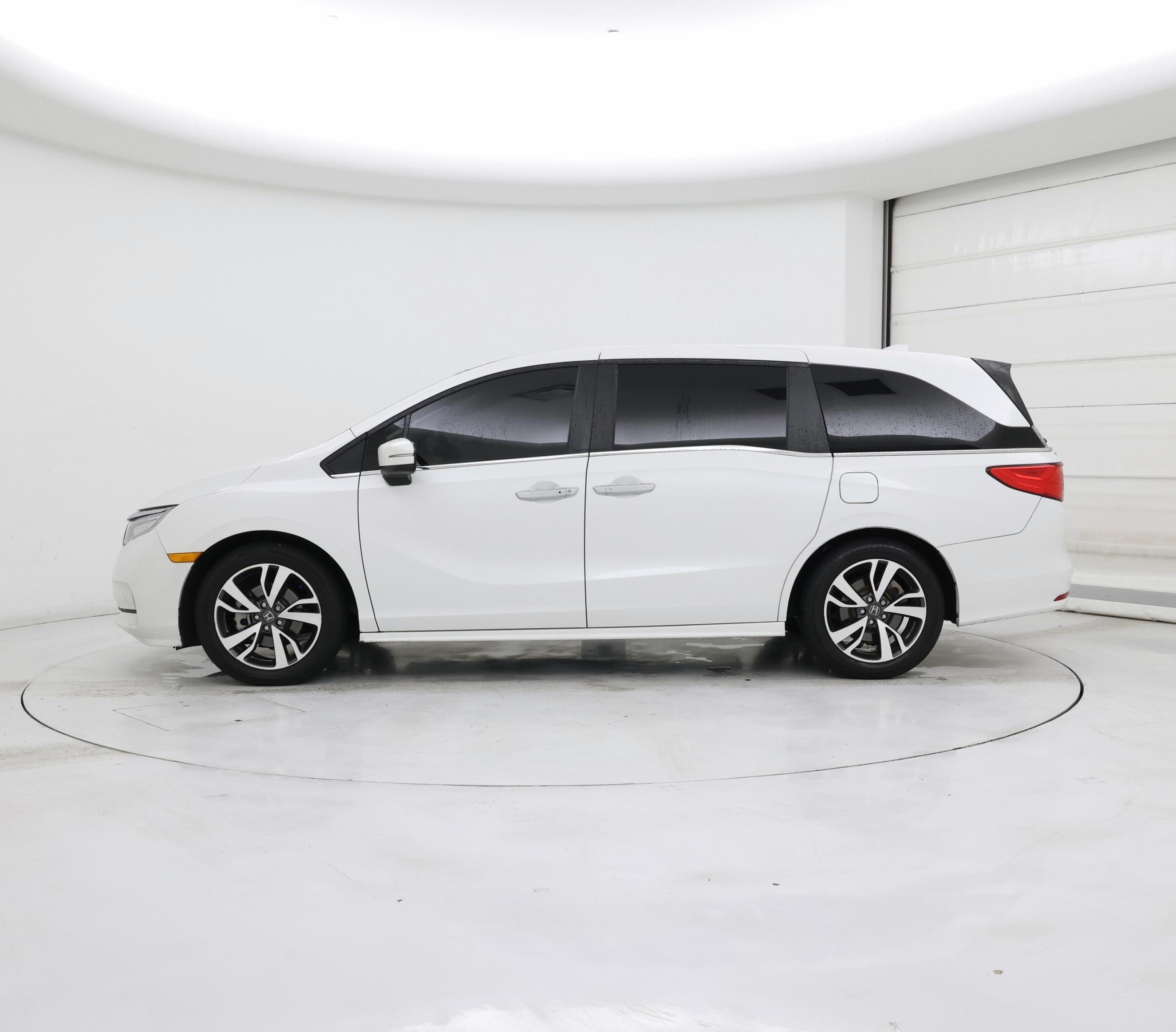 Thumbnail: 2022 Honda Odyssey - 3