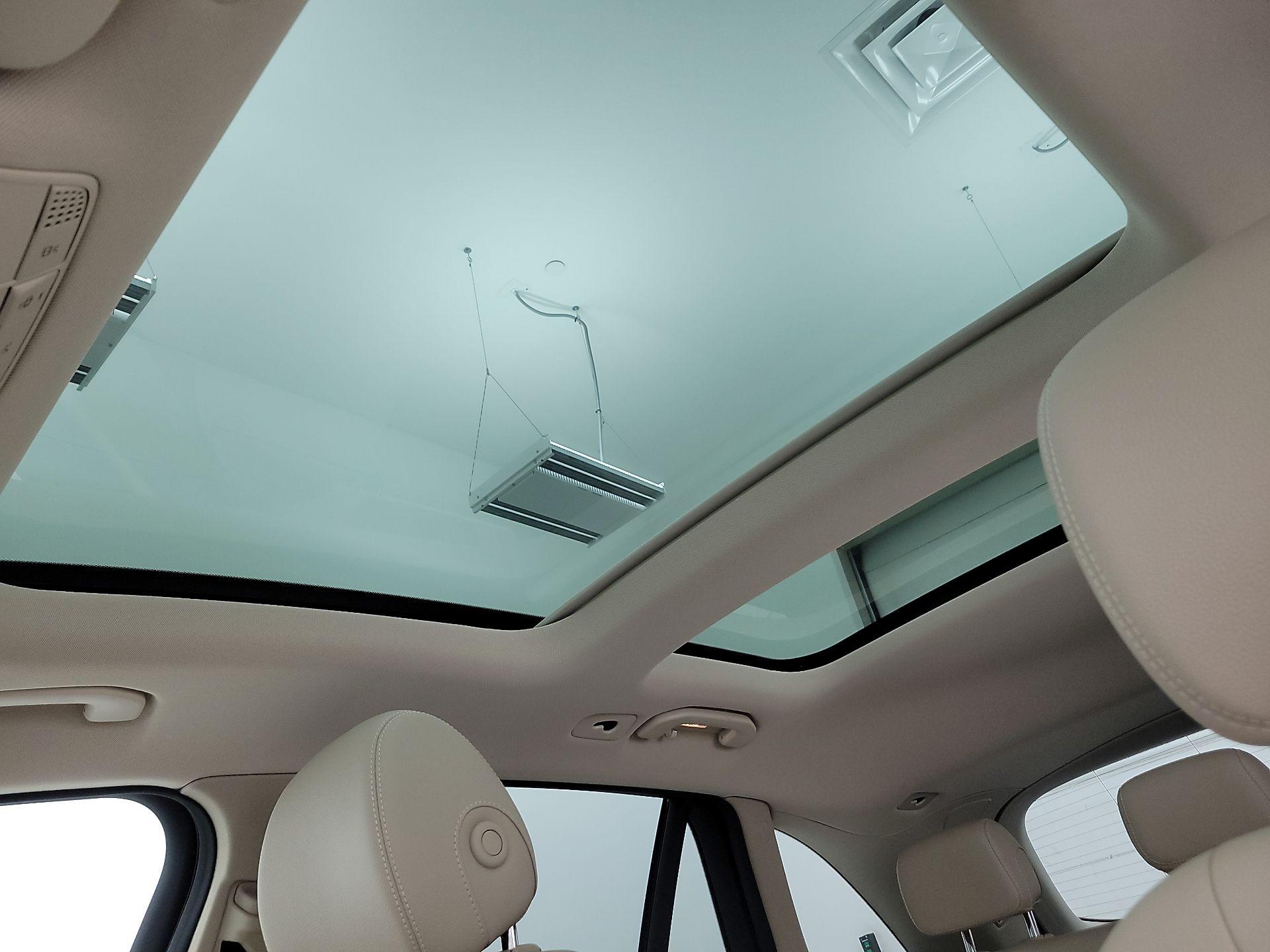 Thumbnail: 2022 Mercedes-Benz GLC - 20