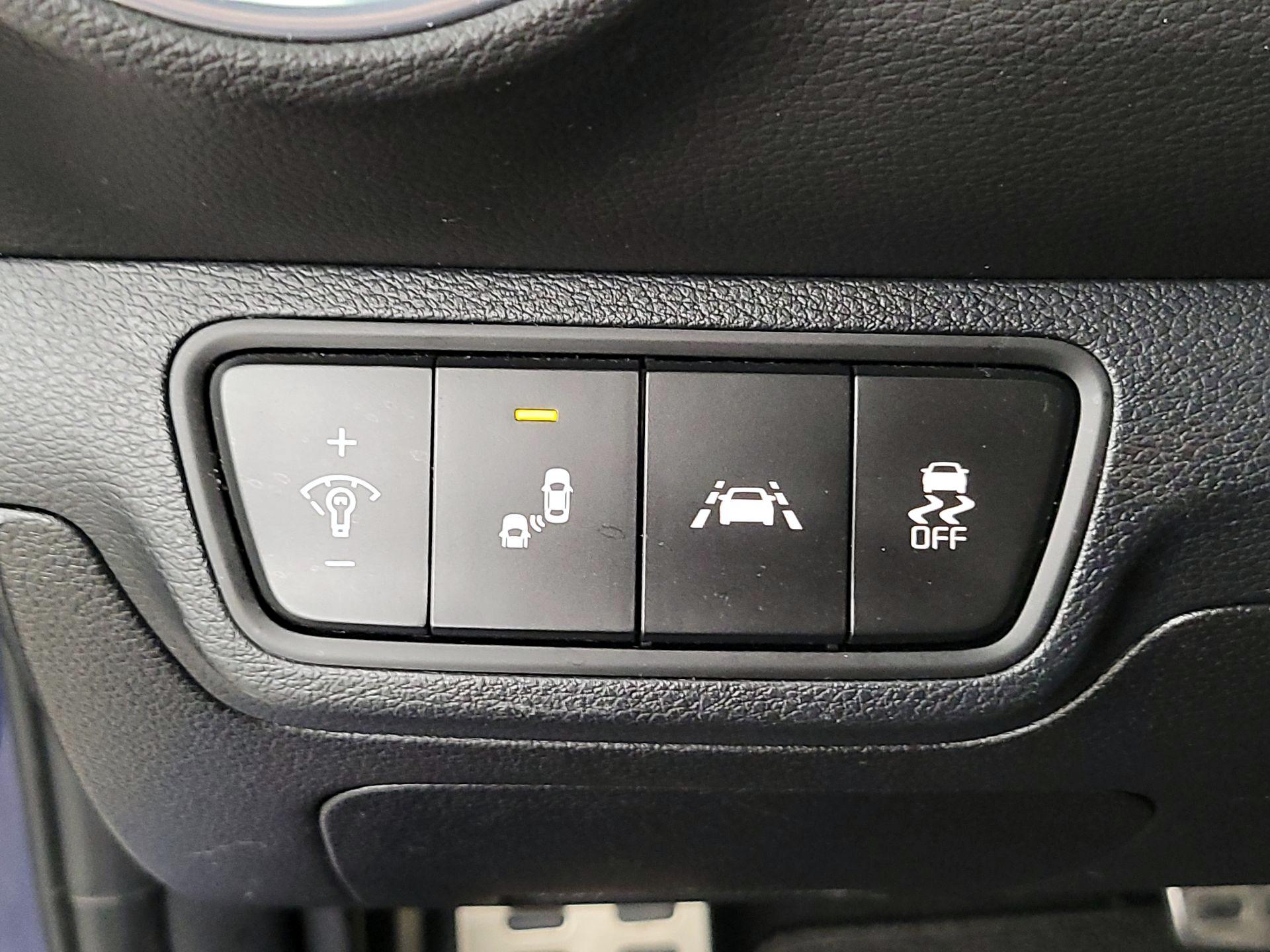 Thumbnail: 2020 Kia Forte - 13