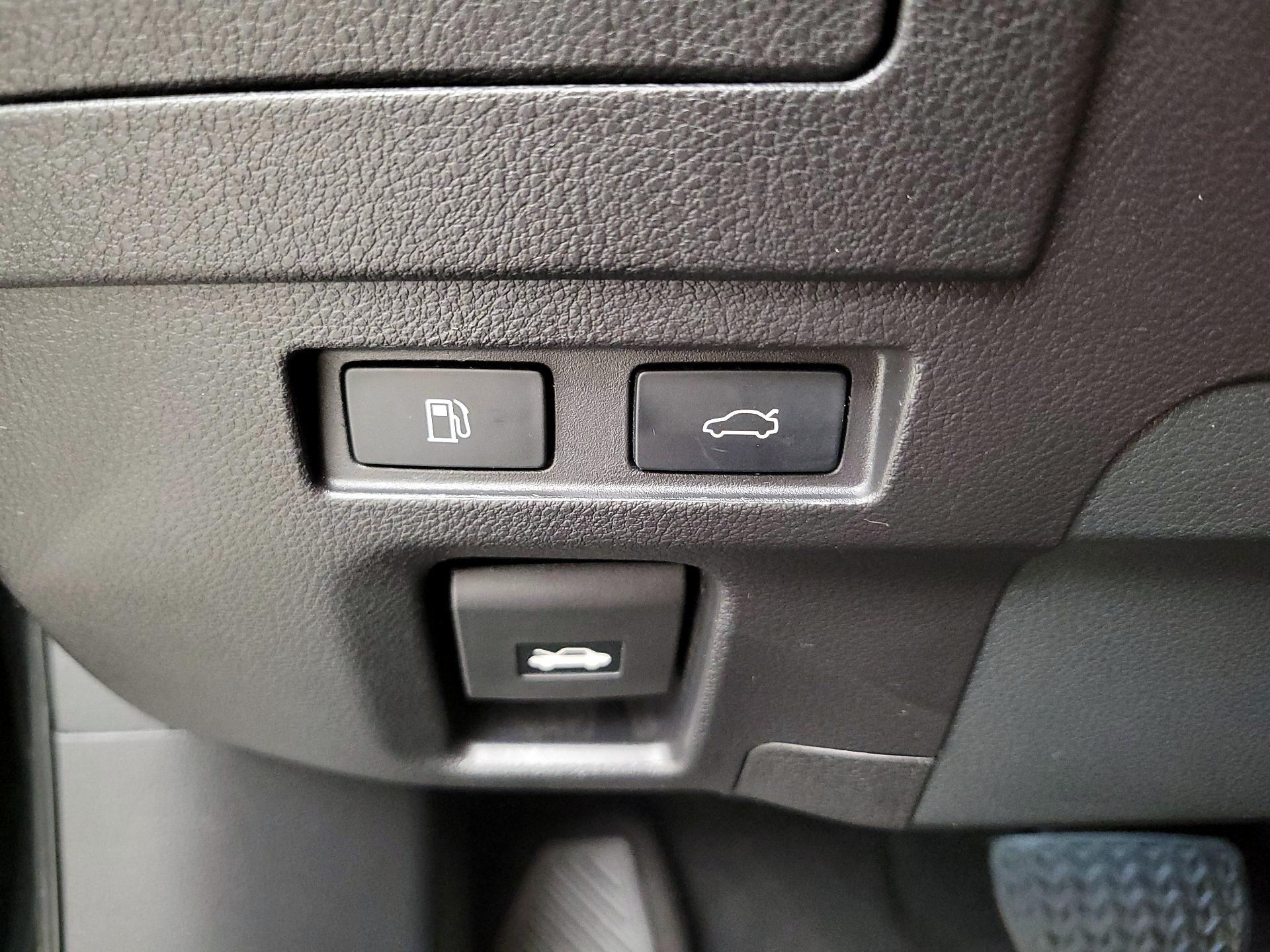 Thumbnail: 2023 Lexus ES - 13