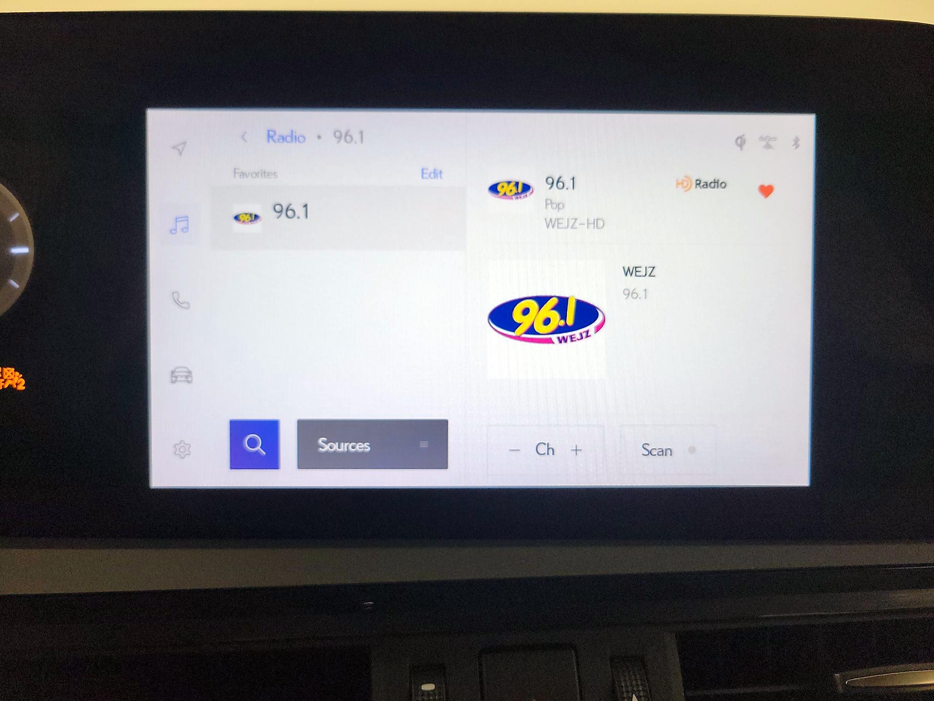 Thumbnail: 2023 Lexus ES - 15