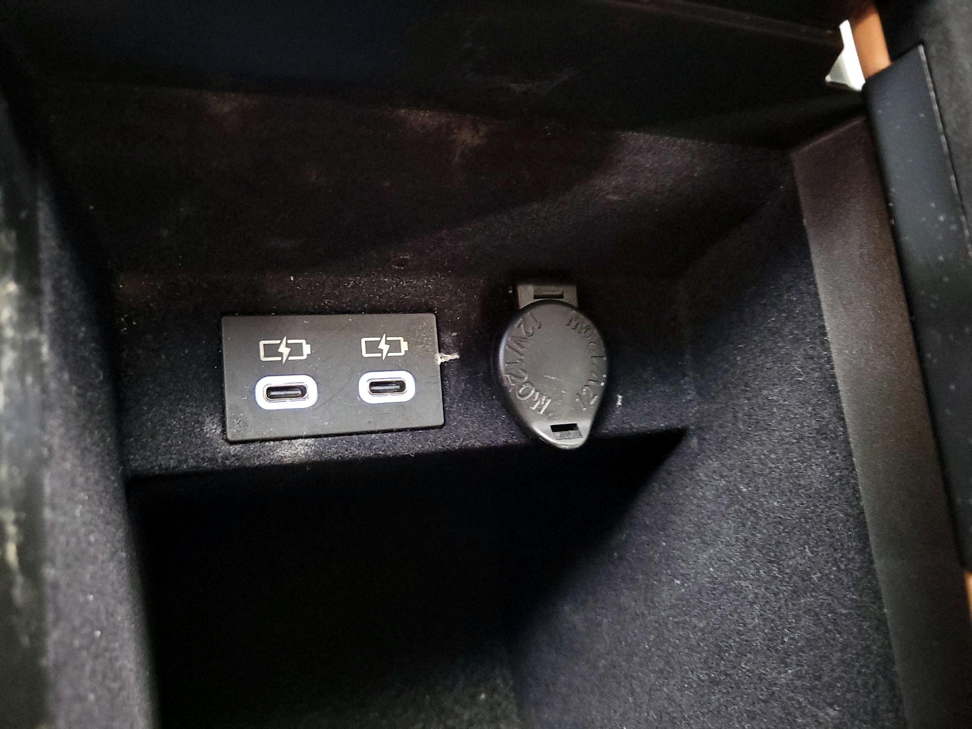 Thumbnail: 2023 Lexus ES - 18