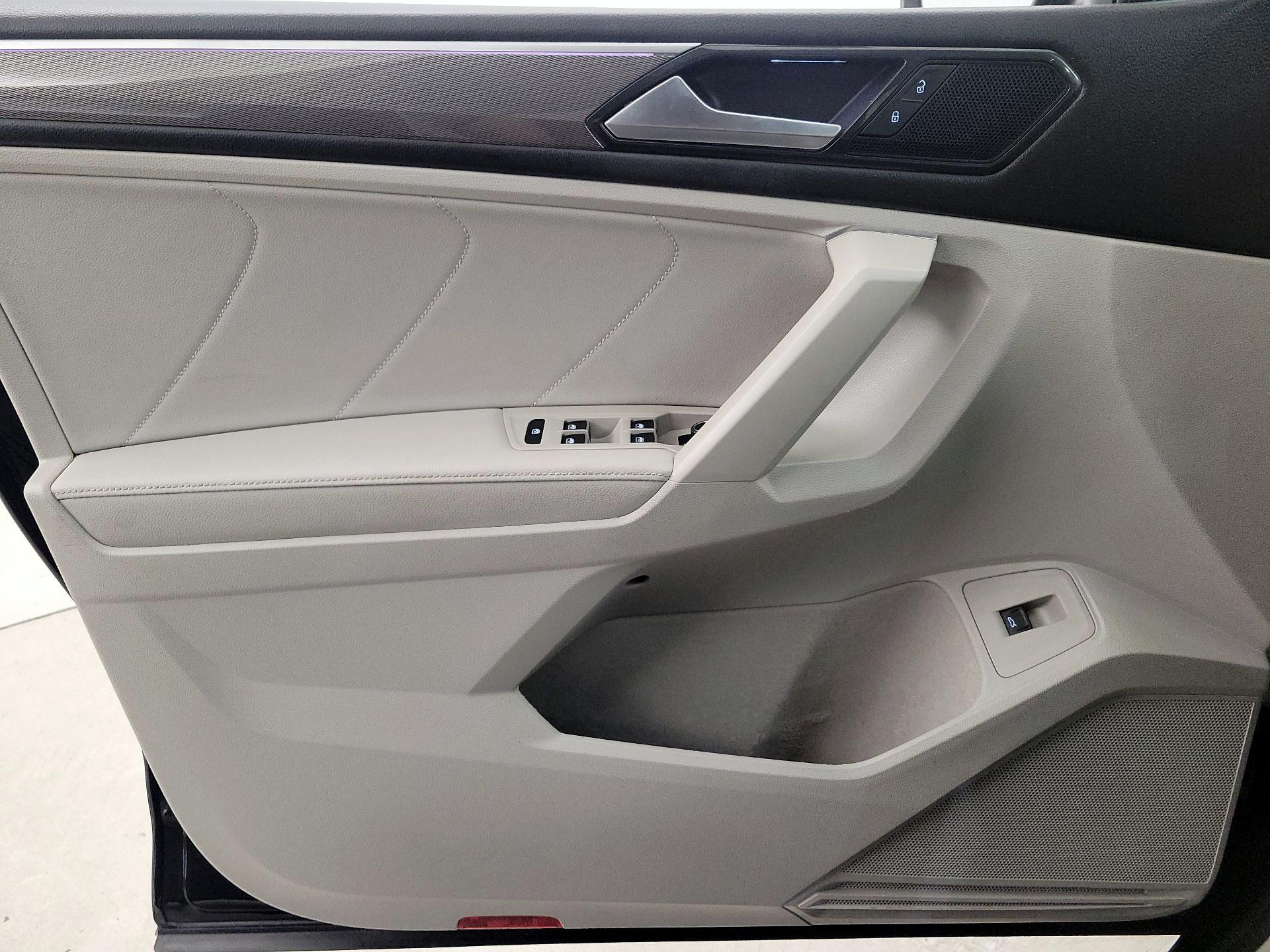 Thumbnail: 2023 Volkswagen Tiguan - 12