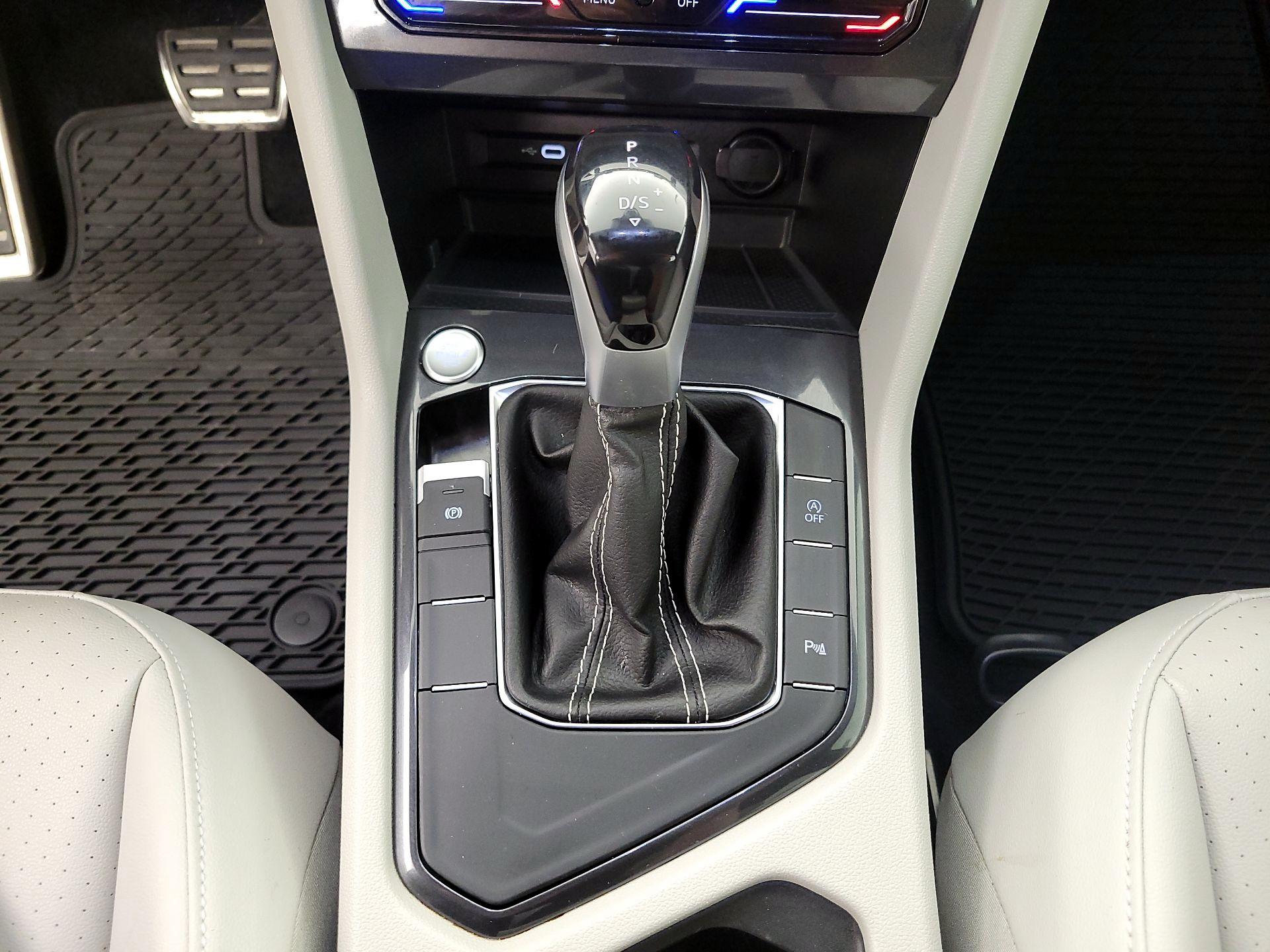 Thumbnail: 2023 Volkswagen Tiguan - 17