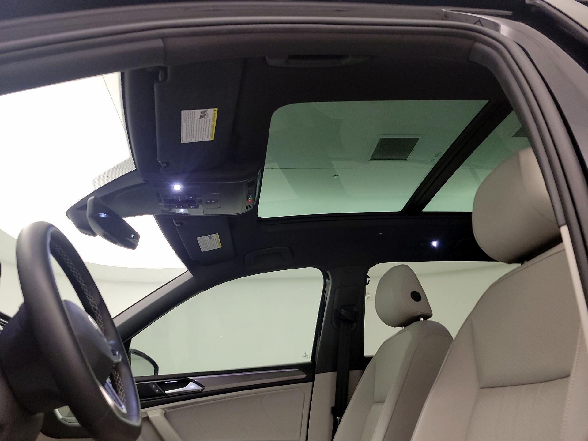 Thumbnail: 2023 Volkswagen Tiguan - 19