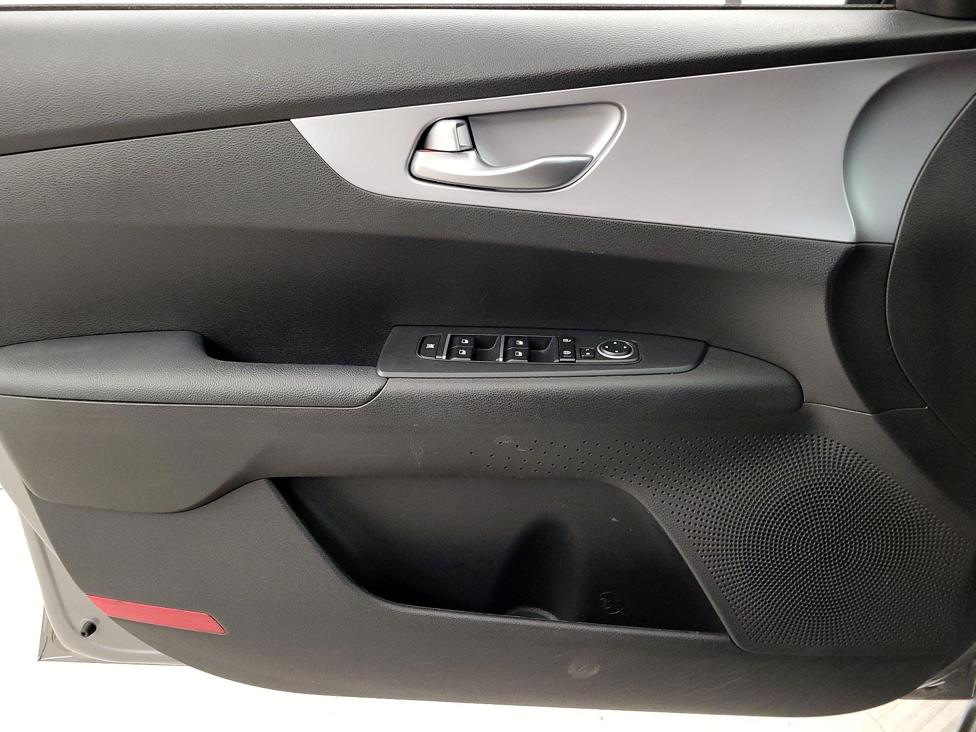 Thumbnail: 2023 Kia Forte - 12