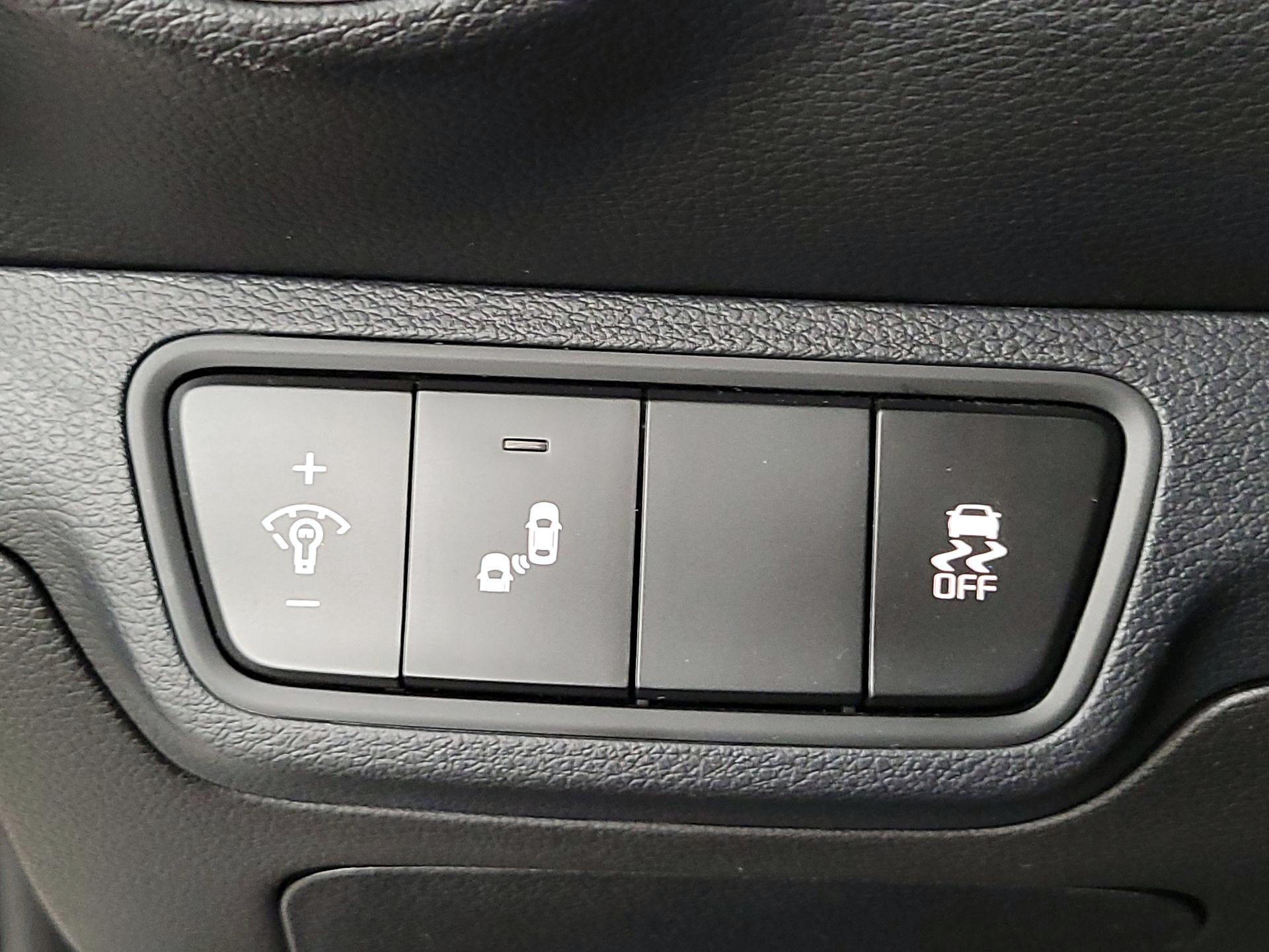 Thumbnail: 2023 Kia Forte - 13