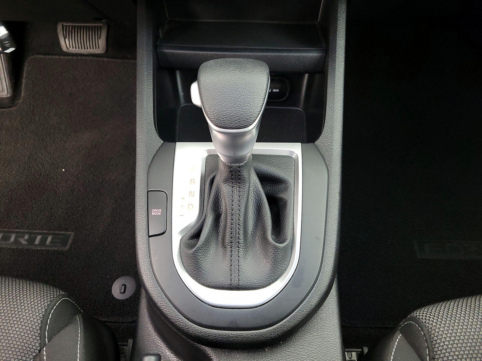 Thumbnail: 2023 Kia Forte - 17