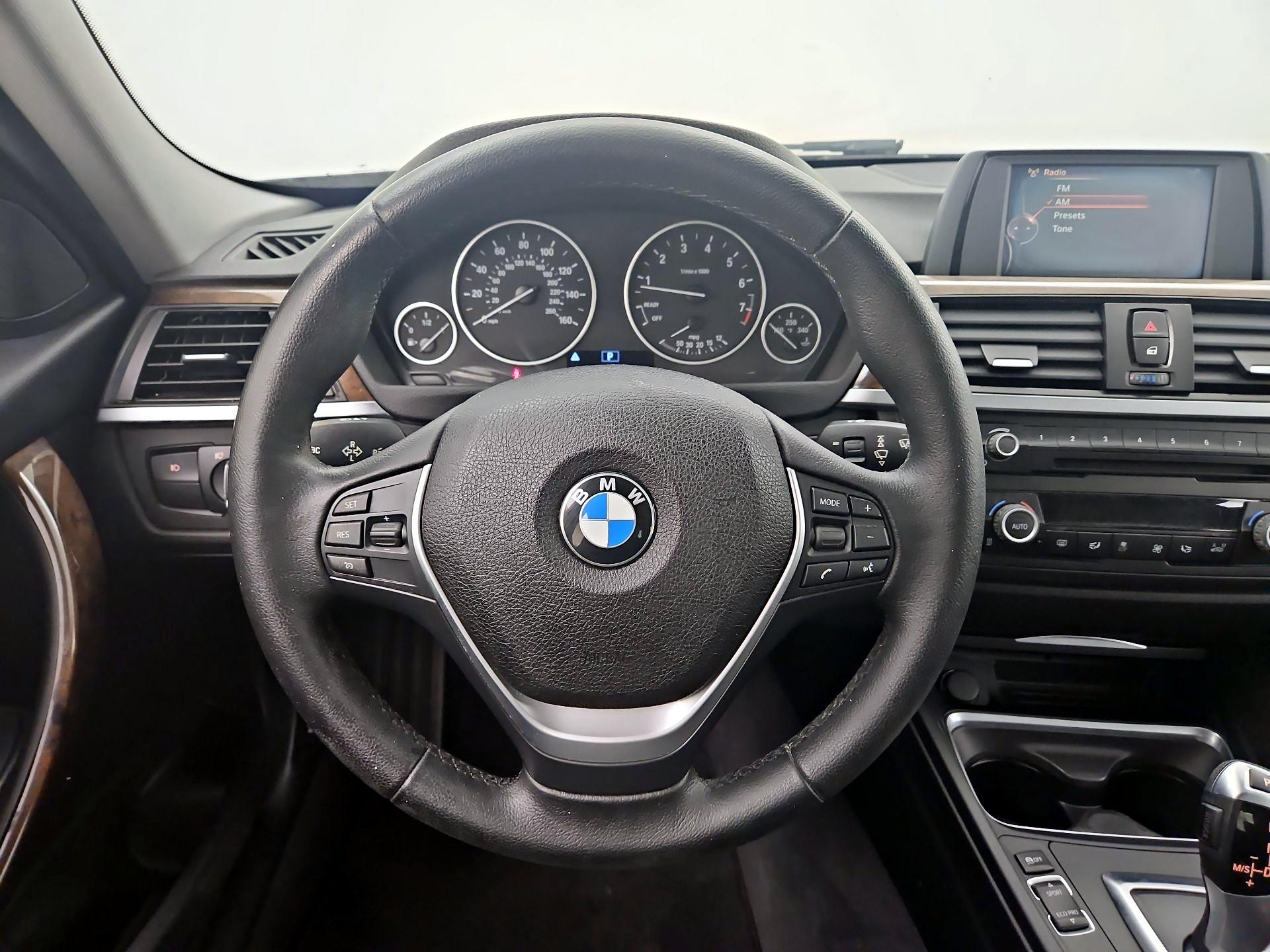 Thumbnail: 2015 BMW 3 Series - 10