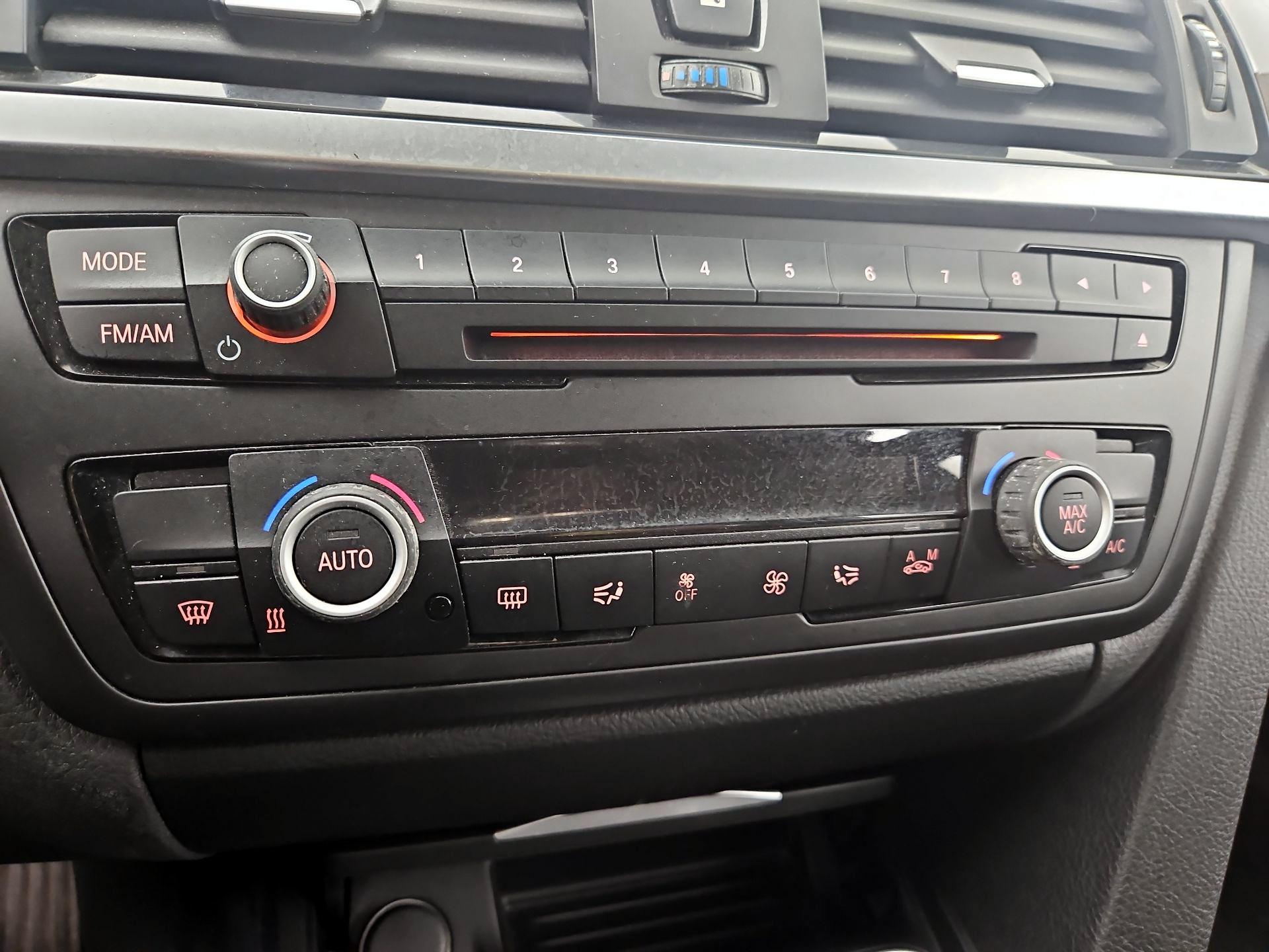 Thumbnail: 2015 BMW 3 Series - 16