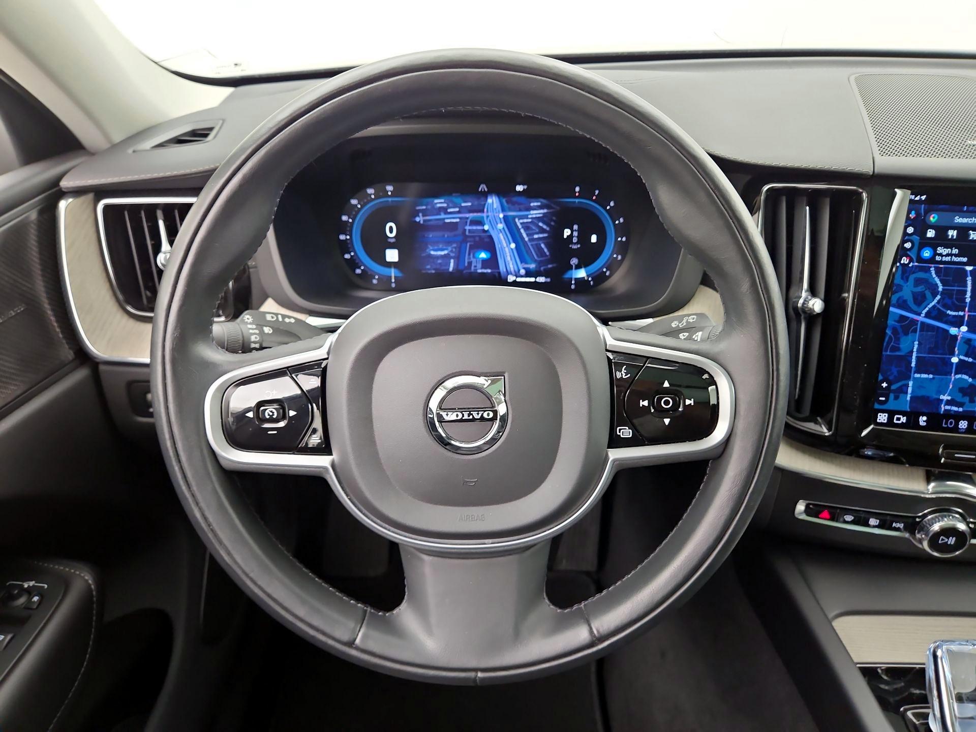 Thumbnail: 2022 Volvo XC60 - 10