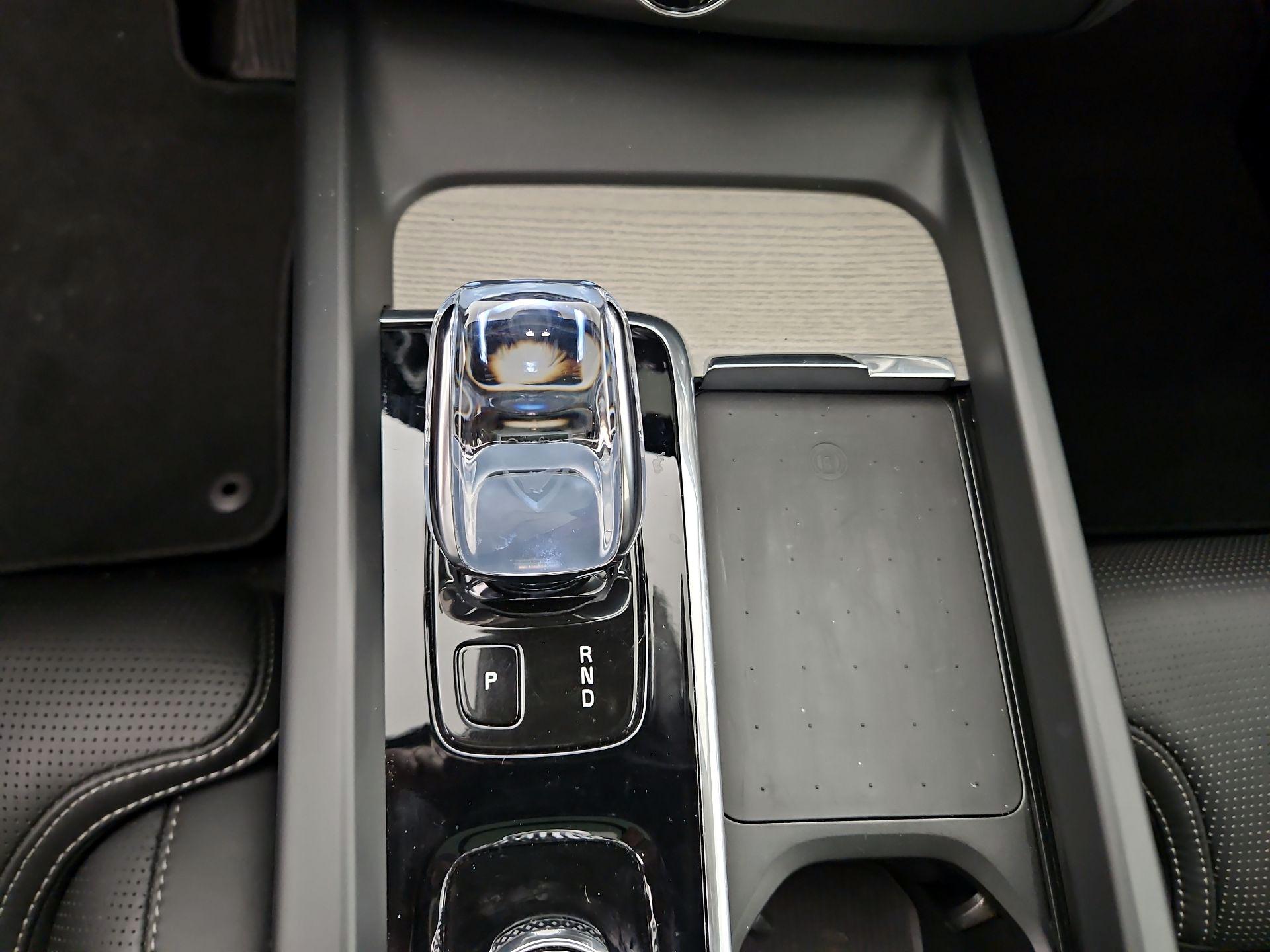 Thumbnail: 2022 Volvo XC60 - 18