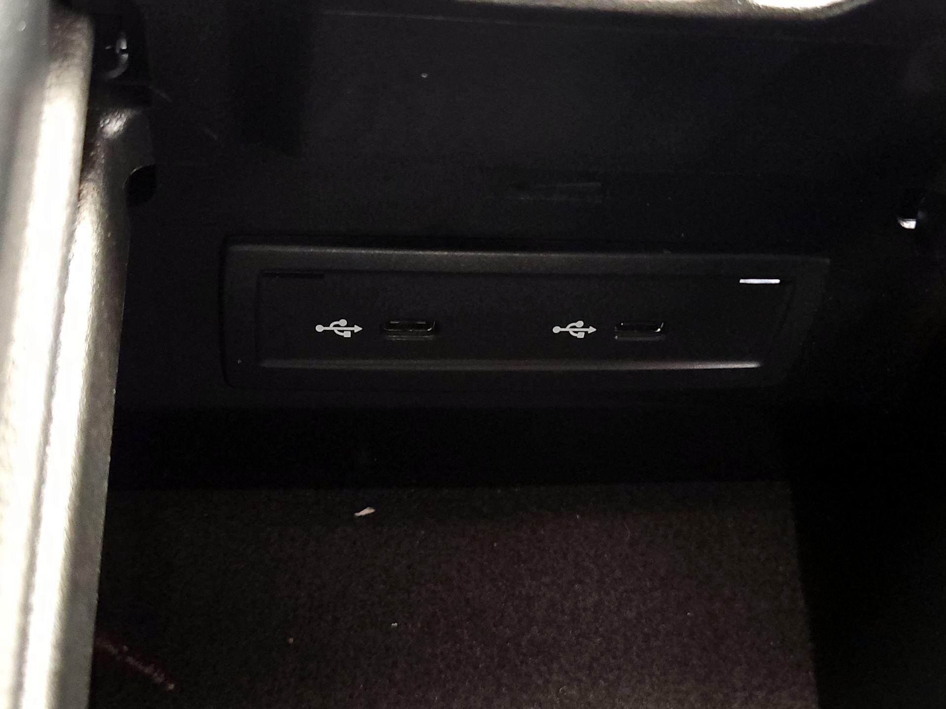 Thumbnail: 2022 Mercedes-Benz E-Class - 19