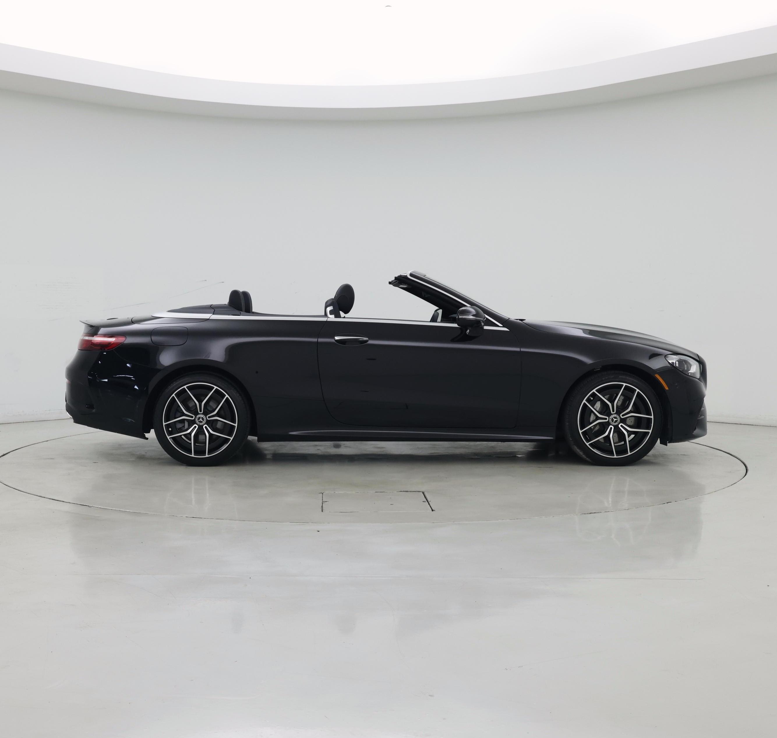 Thumbnail: 2022 Mercedes-Benz E-Class - 7