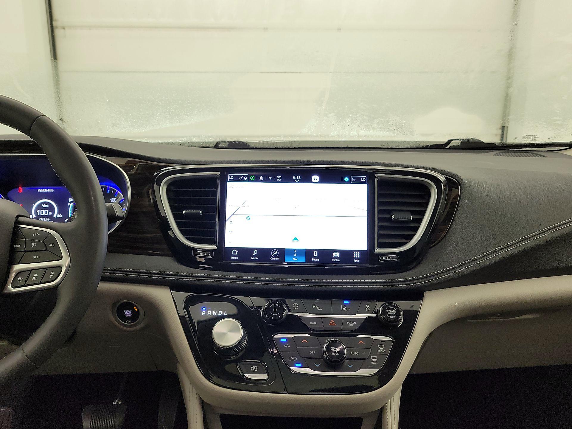 Thumbnail: 2023 Chrysler Pacifica - 9