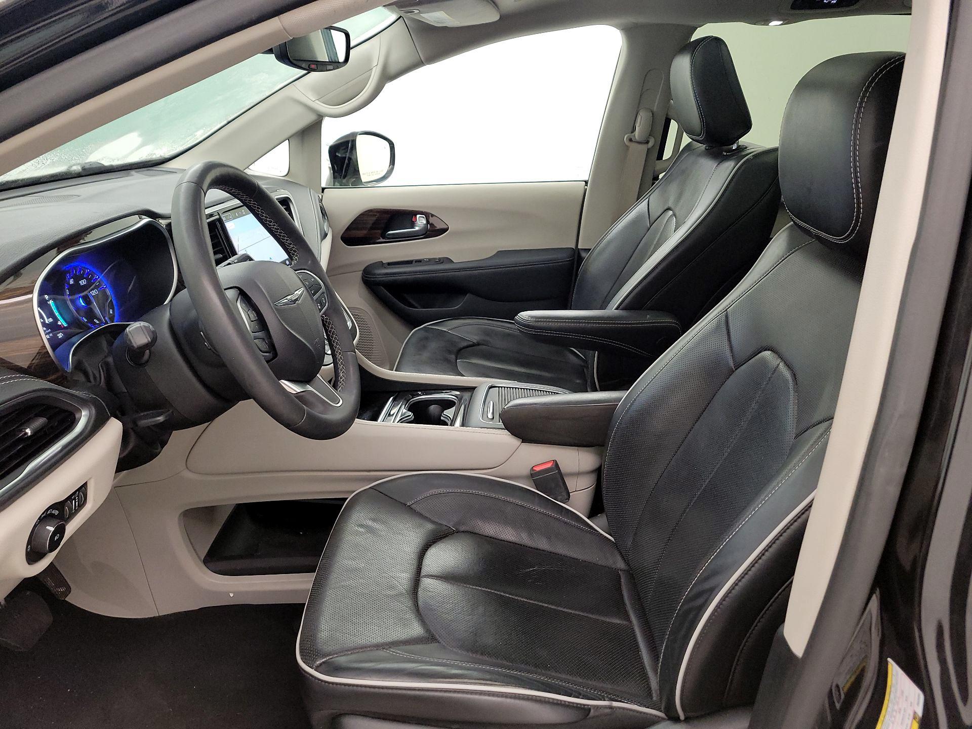 Thumbnail: 2023 Chrysler Pacifica - 11