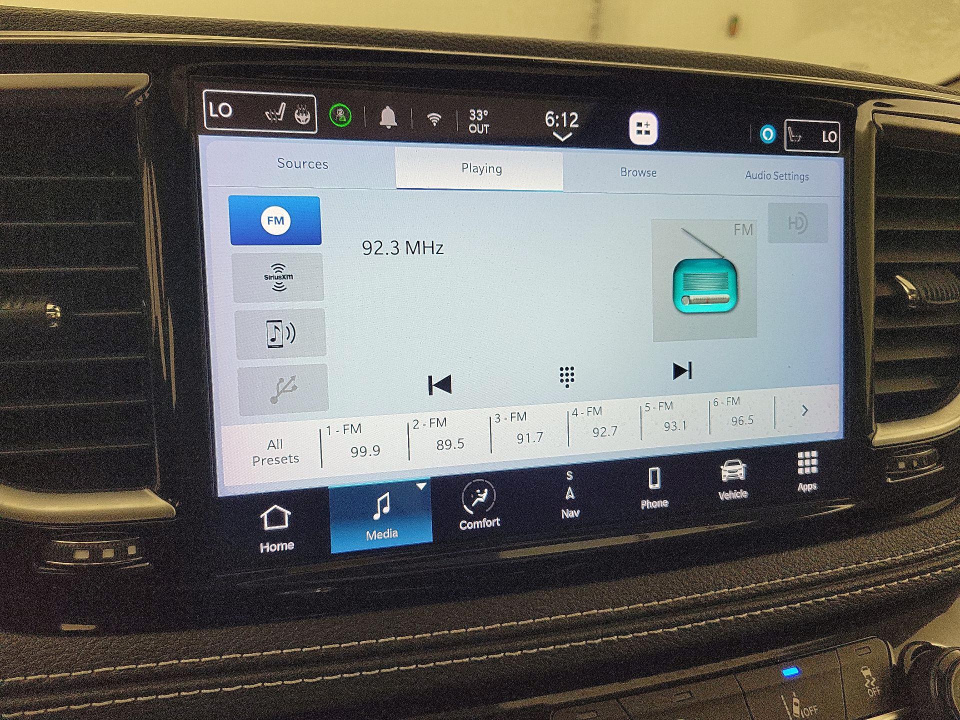 Thumbnail: 2023 Chrysler Pacifica - 16