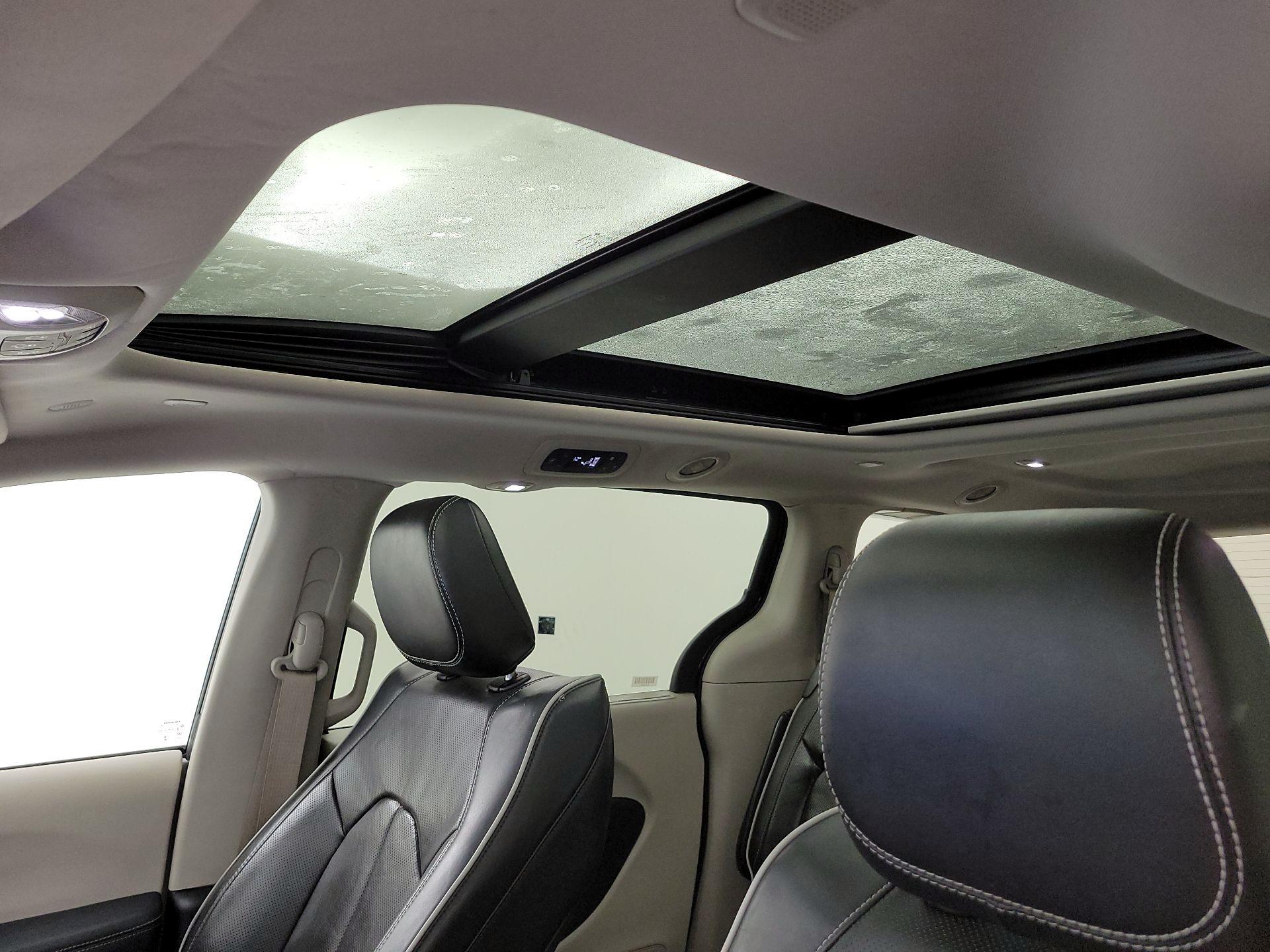 Thumbnail: 2023 Chrysler Pacifica - 20