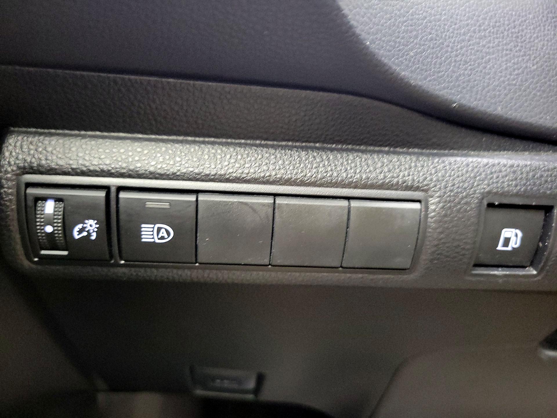 Thumbnail: 2023 Toyota Corolla - 13