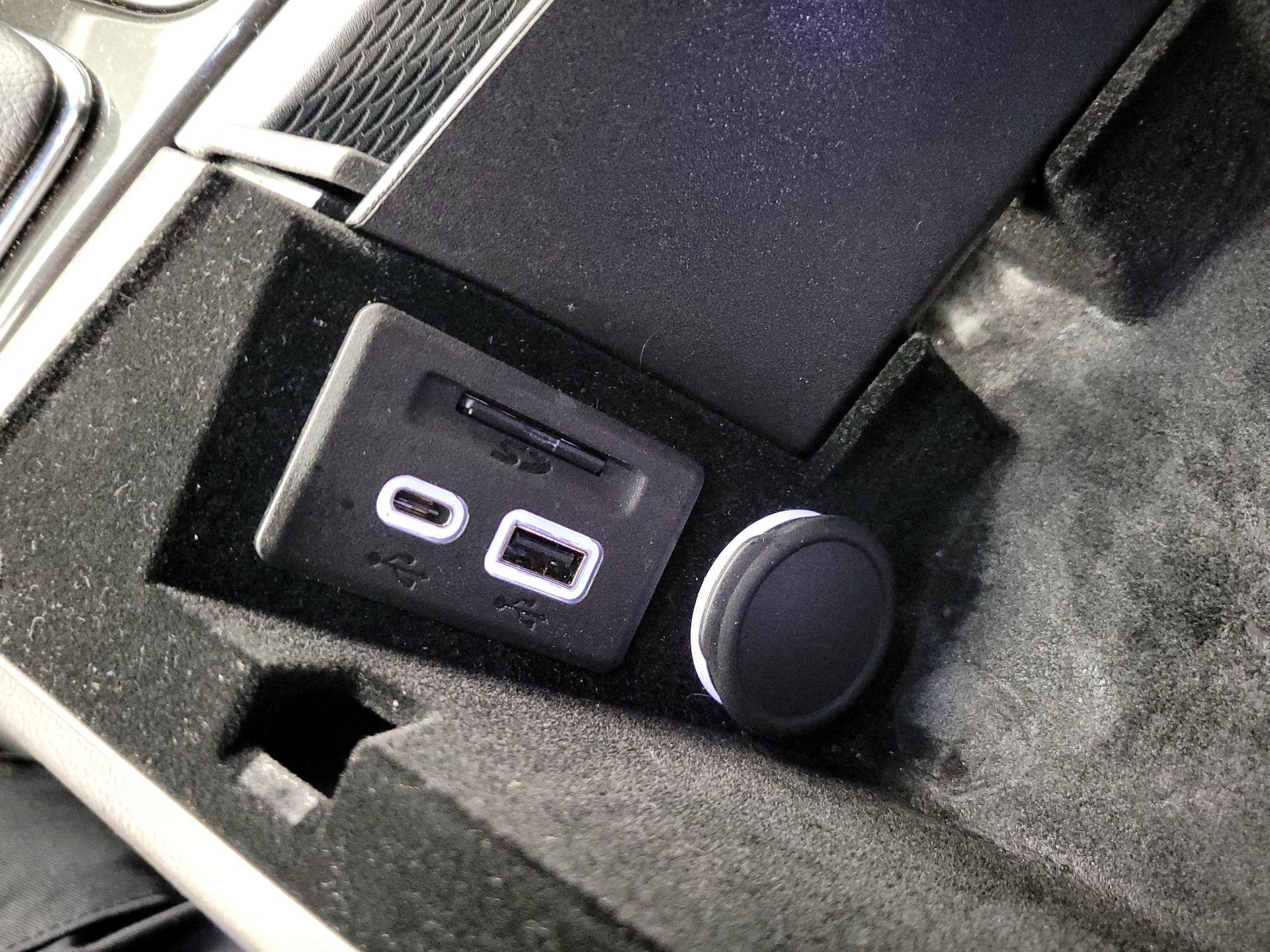 Thumbnail: 2023 Cadillac CT4 - 19