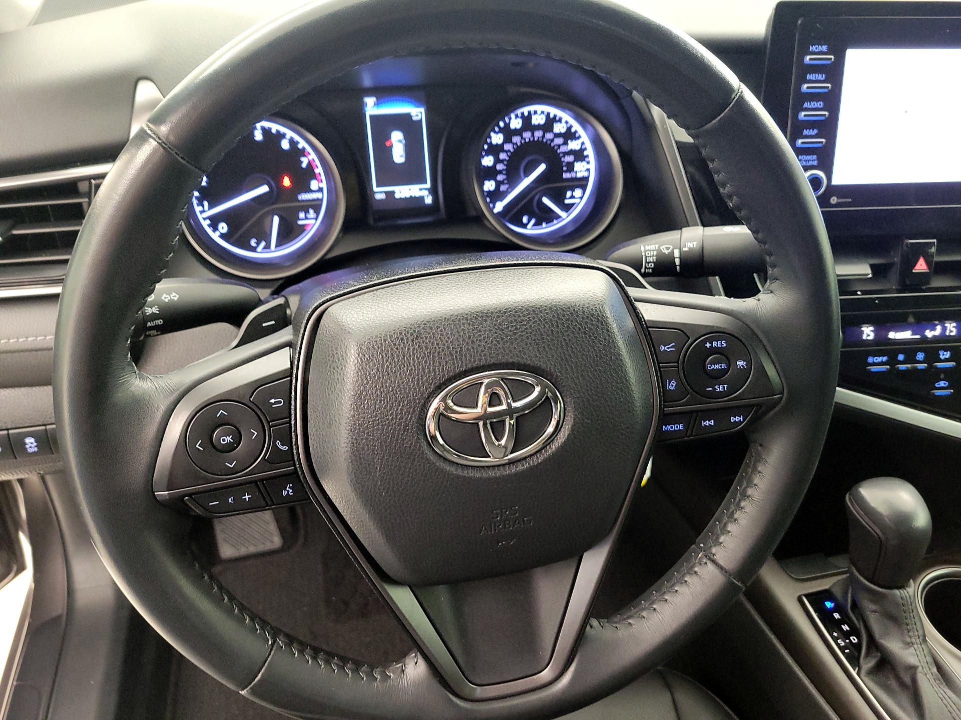 Thumbnail: 2022 Toyota Camry - 10