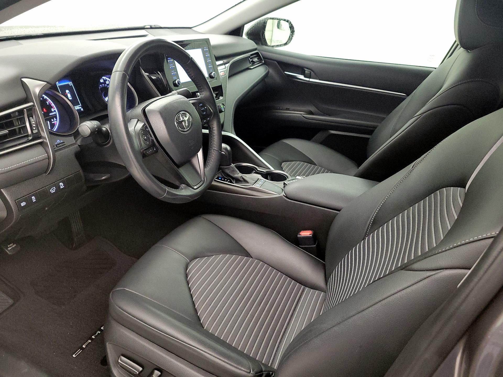 Thumbnail: 2022 Toyota Camry - 11