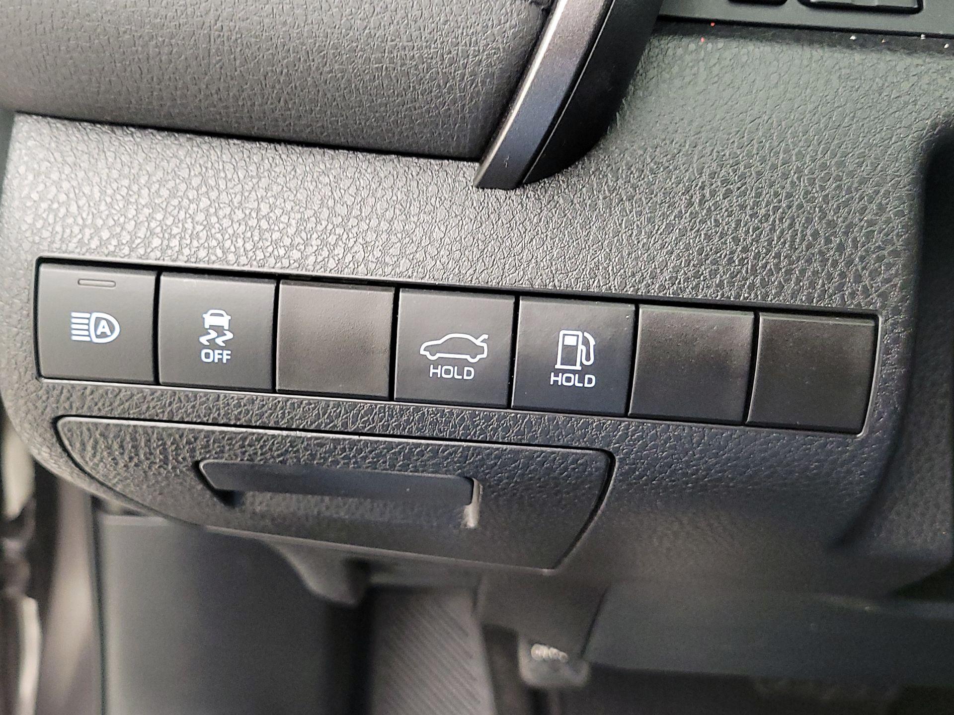 Thumbnail: 2022 Toyota Camry - 13